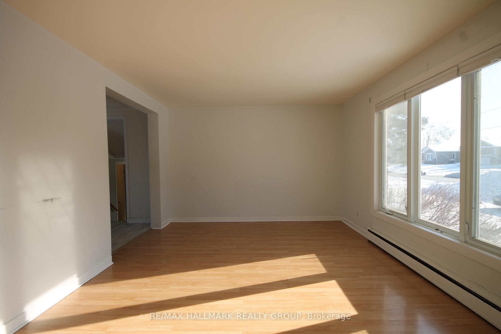 Photo 3 of 343 Pinehill Road, North Grenville, Kemptville — HOMEH