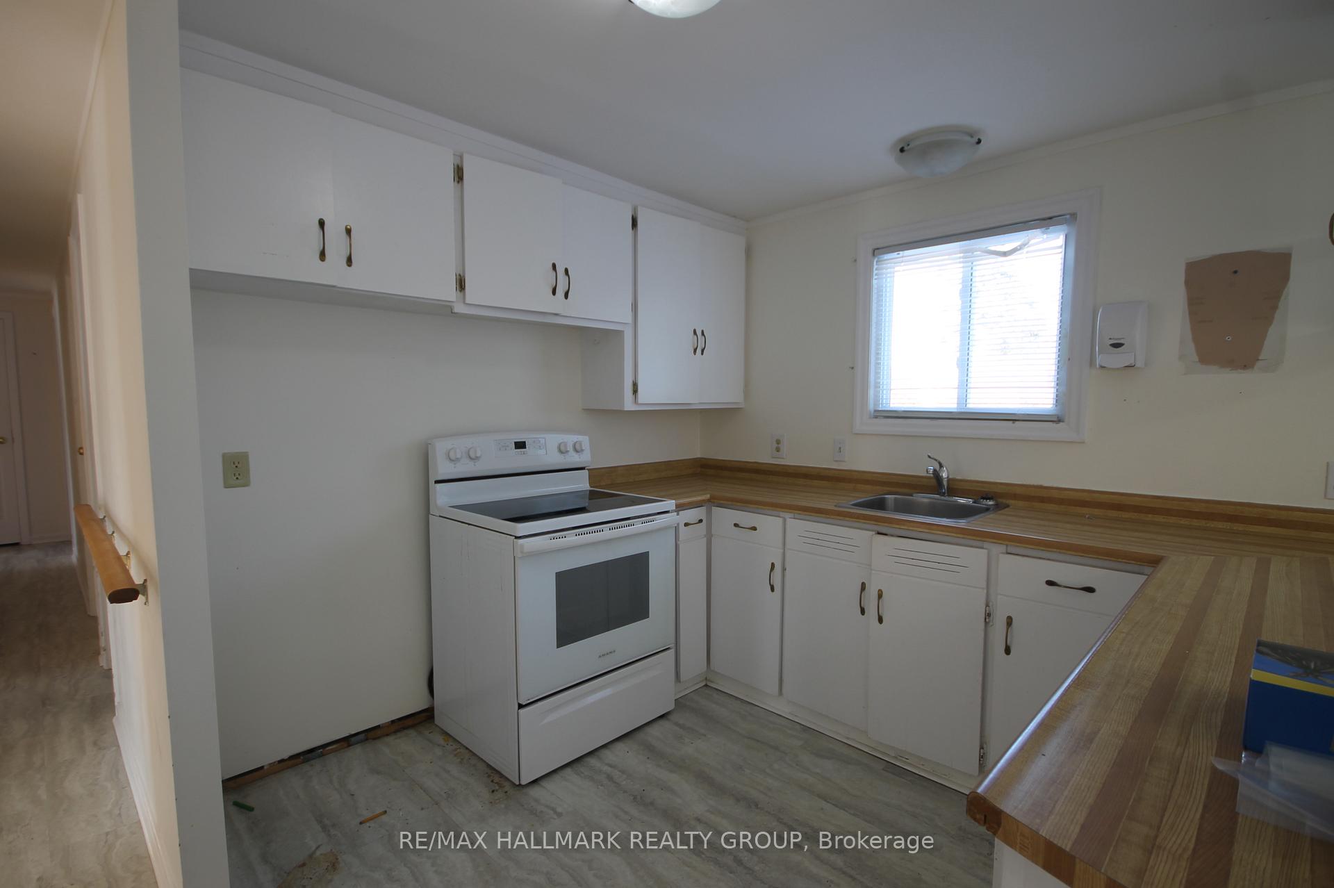 Photo 4 of 343 Pinehill Road, North Grenville, Kemptville — HOMEH