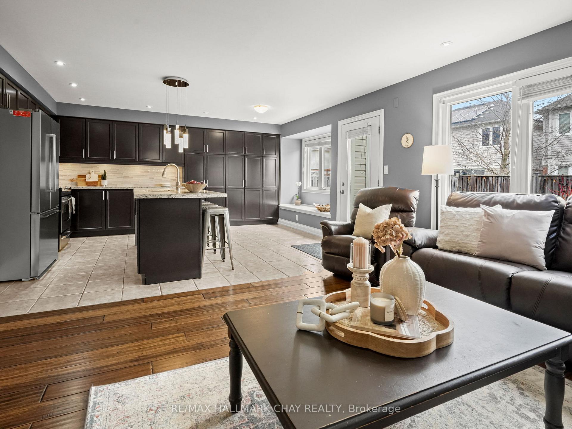 Photo 12 of 9 Kidd Crescent, New Tecumseth, Alliston — HOMEH