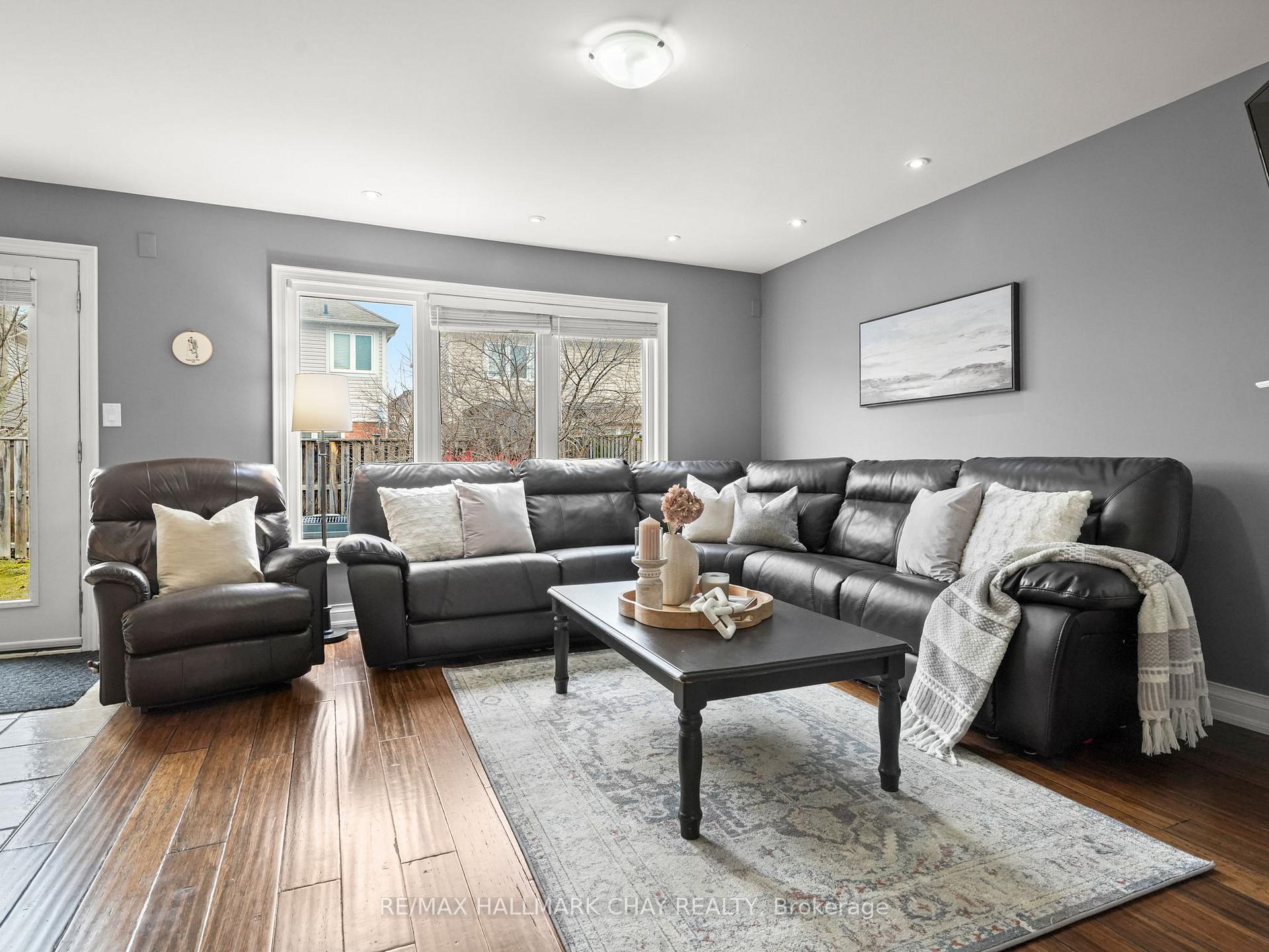 Photo 13 of 9 Kidd Crescent, New Tecumseth, Alliston — HOMEH
