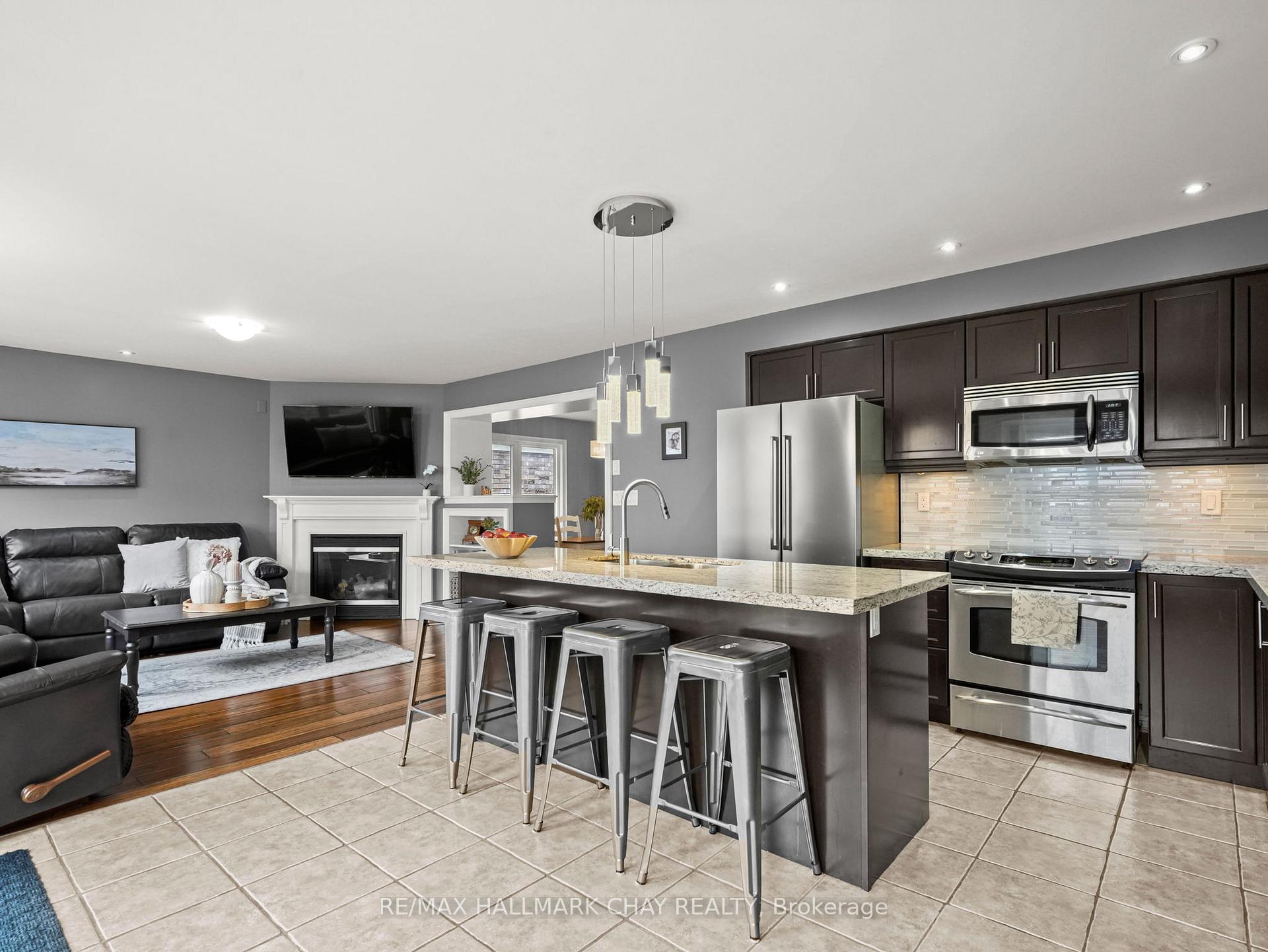 Photo 14 of 9 Kidd Crescent, New Tecumseth, Alliston — HOMEH