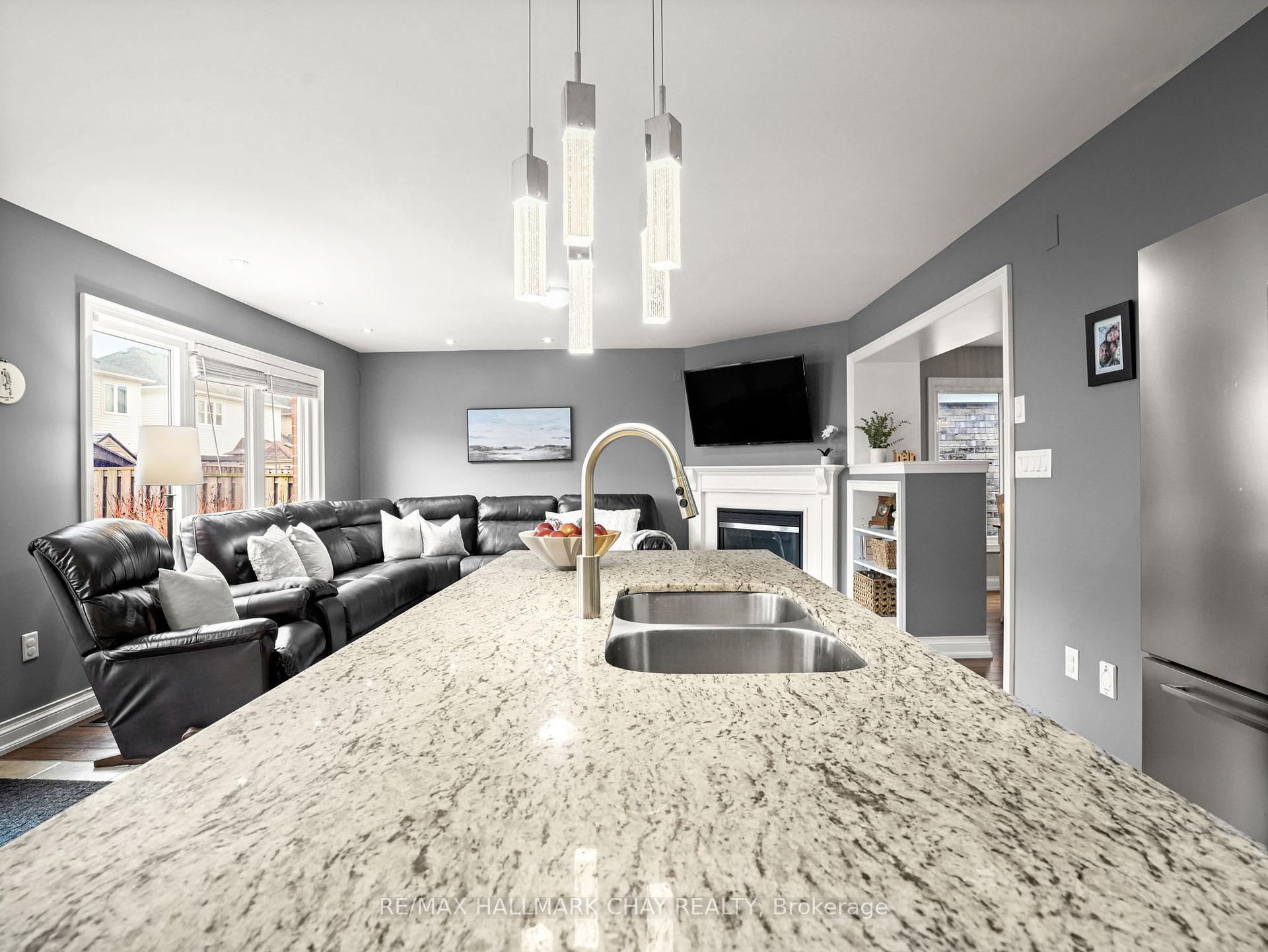 Photo 19 of 9 Kidd Crescent, New Tecumseth, Alliston — HOMEH