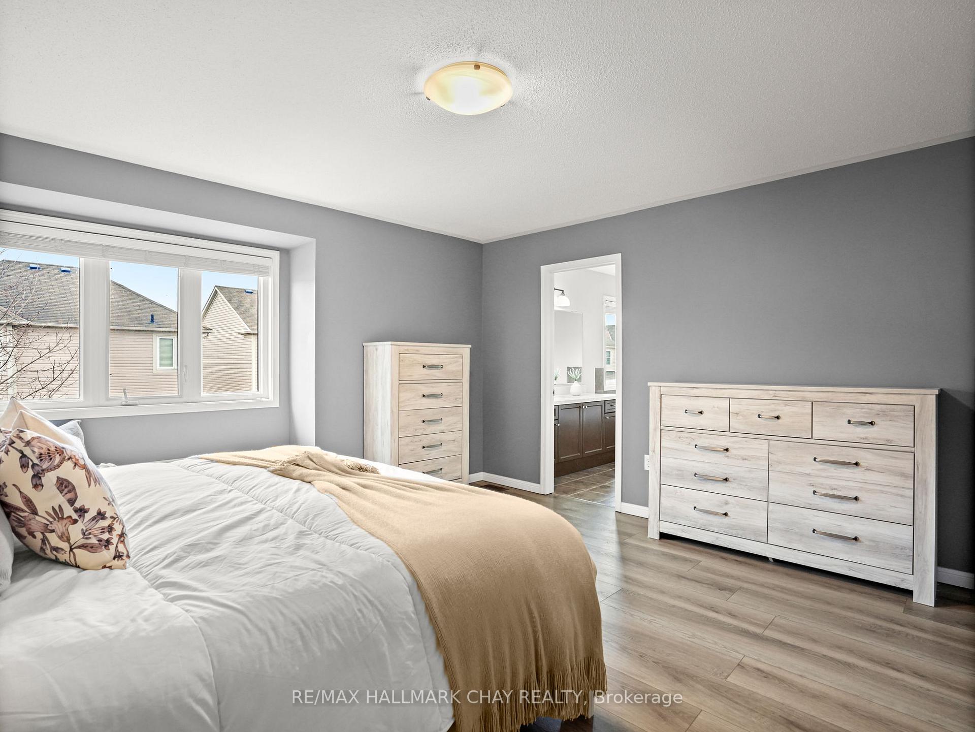 Photo 24 of 9 Kidd Crescent, New Tecumseth, Alliston — HOMEH