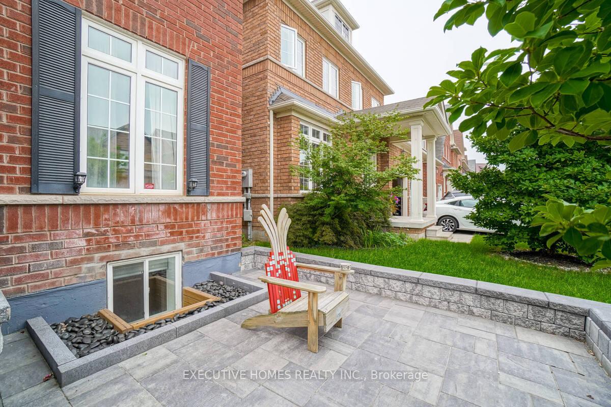 Photo 6 of 348 wrigglesworth Crescent N, Milton, Scott — HOMEH
