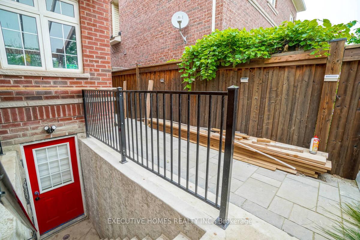 Photo 8 of 348 wrigglesworth Crescent N, Milton, Scott — HOMEH
