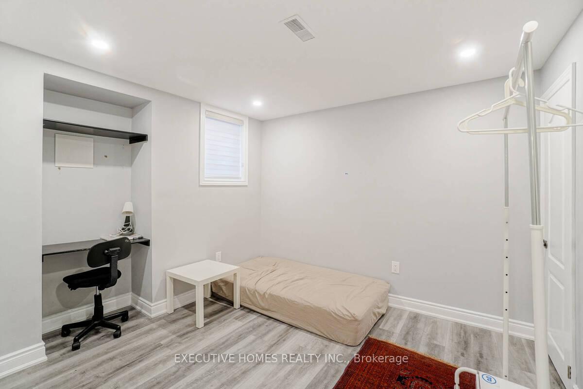 Photo 9 of 348 wrigglesworth Crescent N, Milton, Scott — HOMEH
