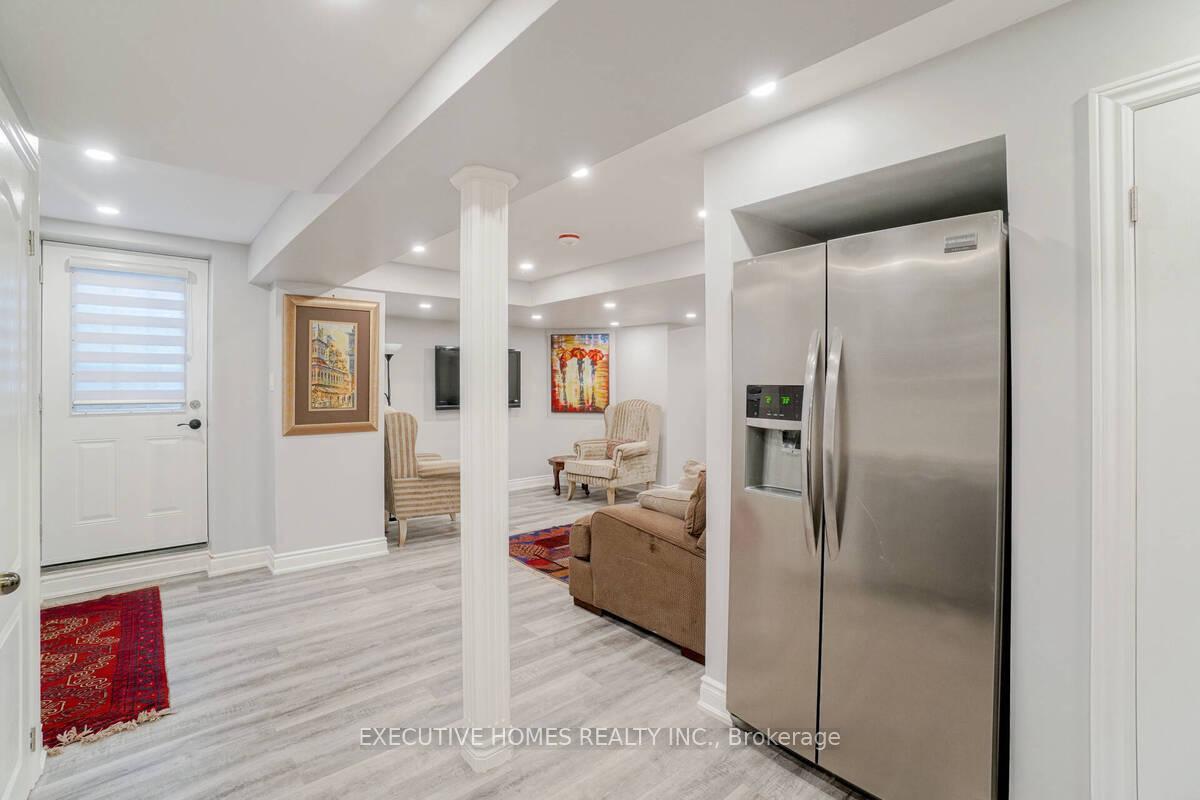 Photo 17 of 348 wrigglesworth Crescent N, Milton, Scott — HOMEH