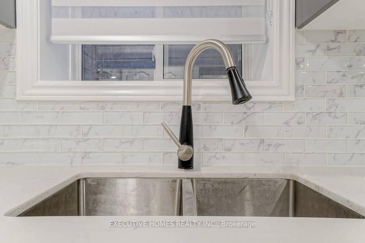 Photo 19 of 348 wrigglesworth Crescent N, Milton, Scott — HOMEH