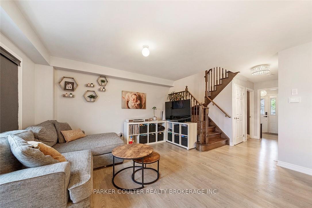Photo 10 of 18 Gallagher Crescent, New Tecumseth, Rural New Tecumseth — HOMEH