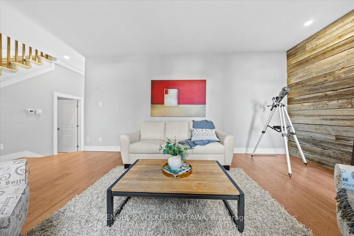 Photo 6 of 1003 Markwick Crescent, Ottawa, Notting Hill/Summerside — HOMEH
