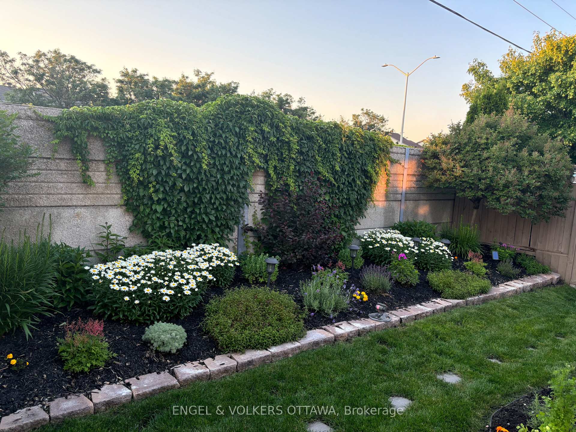 Photo 38 of 1003 Markwick Crescent, Ottawa, Notting Hill/Summerside — HOMEH