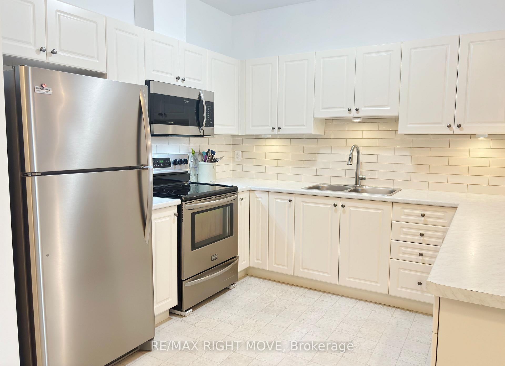 Photo 6 of 104 Lily Drive, Orillia — HOMEH