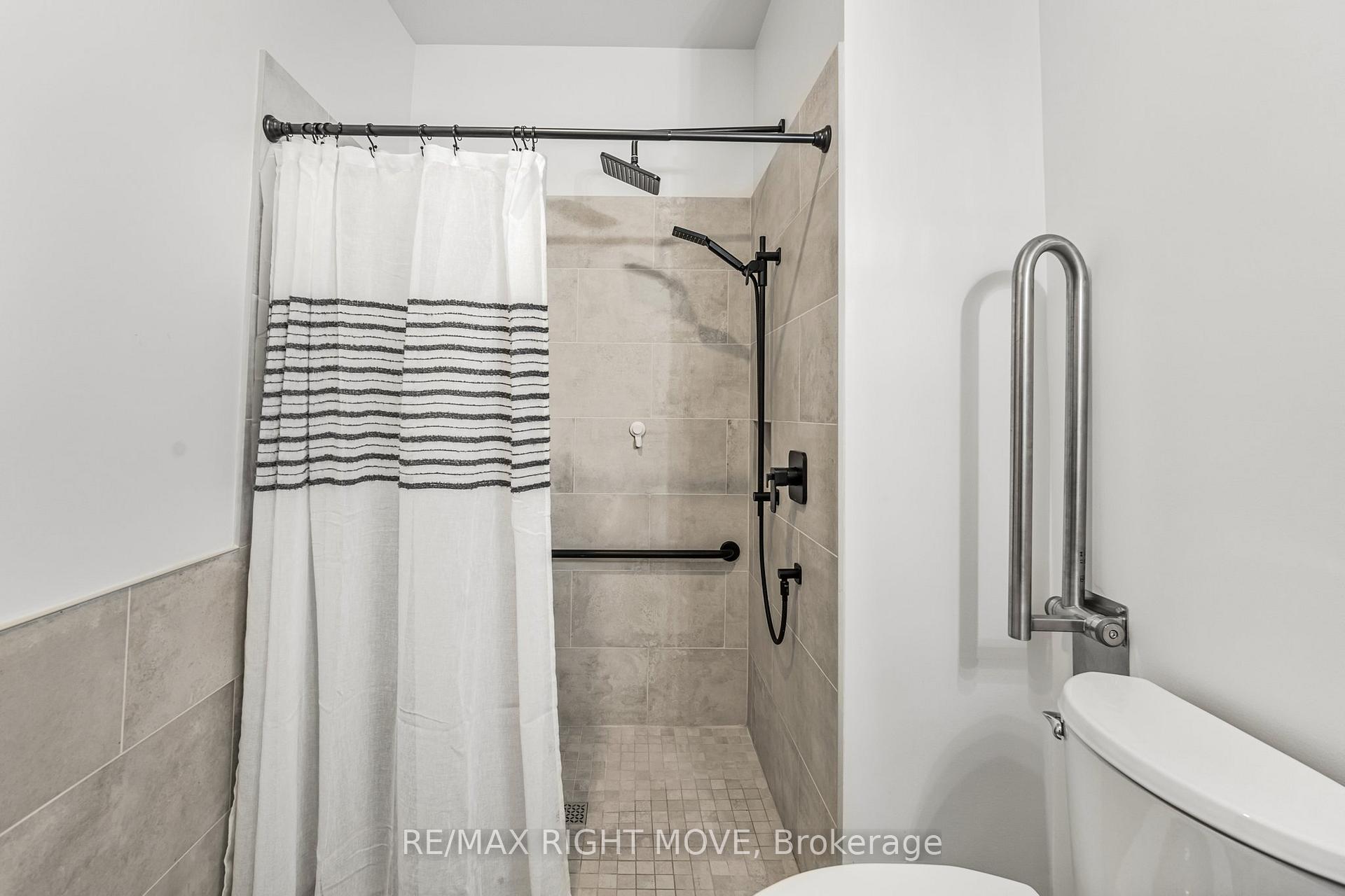 Photo 17 of 104 Lily Drive, Orillia — HOMEH