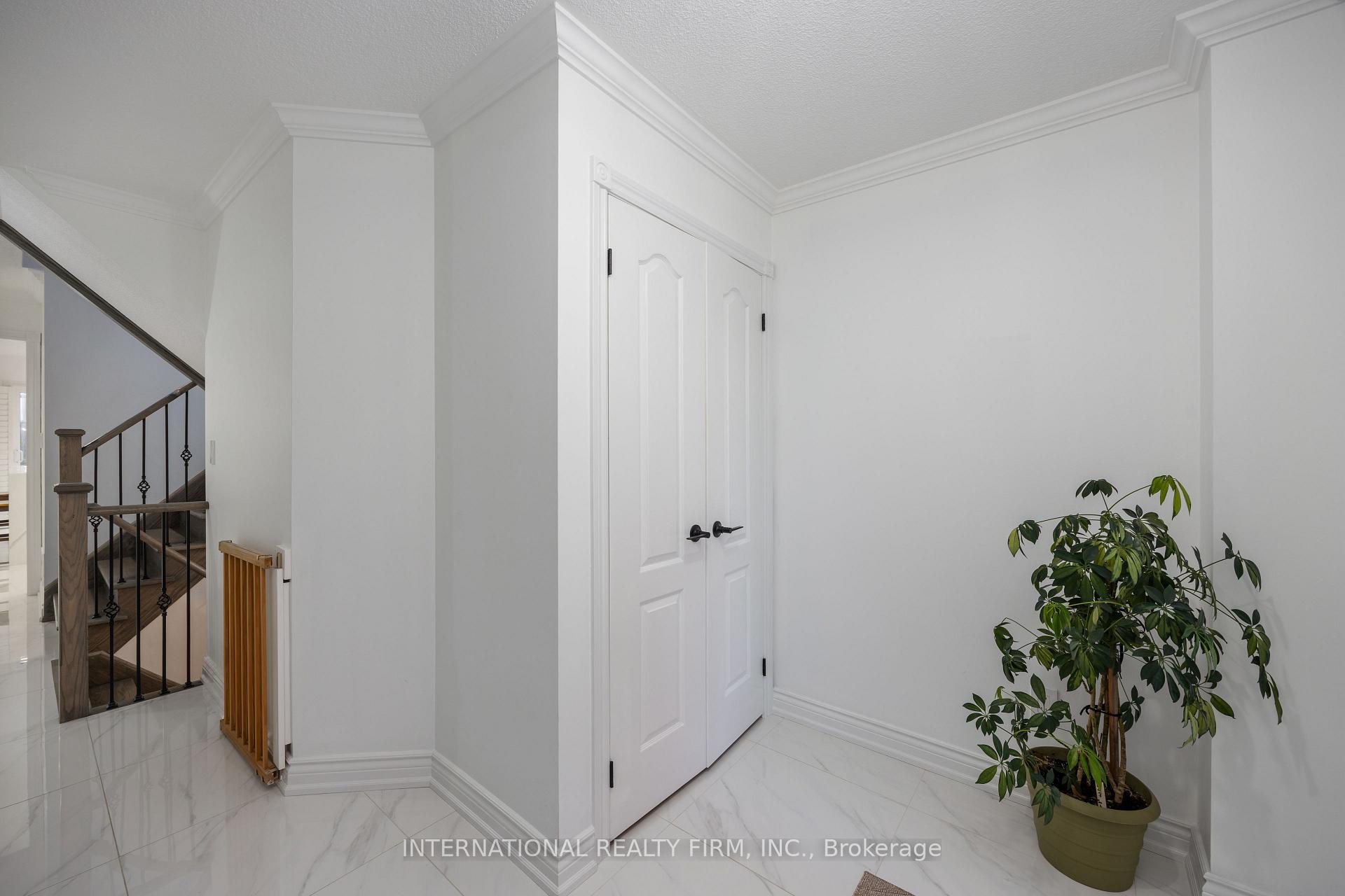 Photo 9 of 1616 Glenbourne Drive, Oshawa, Pinecrest — HOMEH