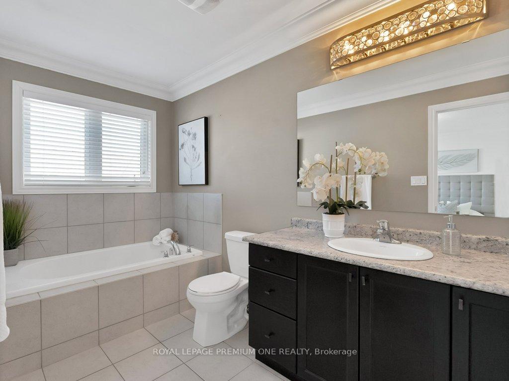 Photo 16 of 30 Sharpe Crescent, New Tecumseth, Tottenham — HOMEH