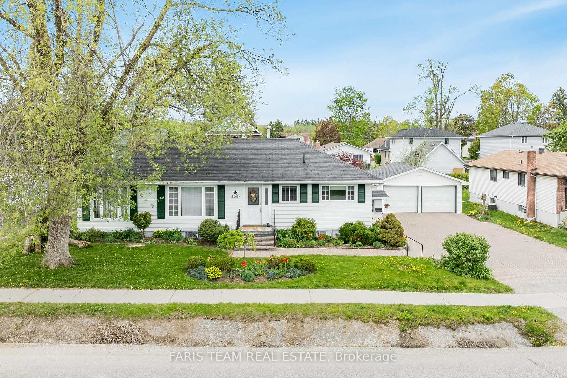 Front of 366 Mississaga Street W