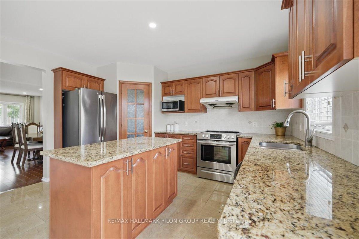 Photo 3 of 247 Lucinda Crescent, Ottawa, Mer Bleue/Bradley Estates/Anderson Park — HOMEH