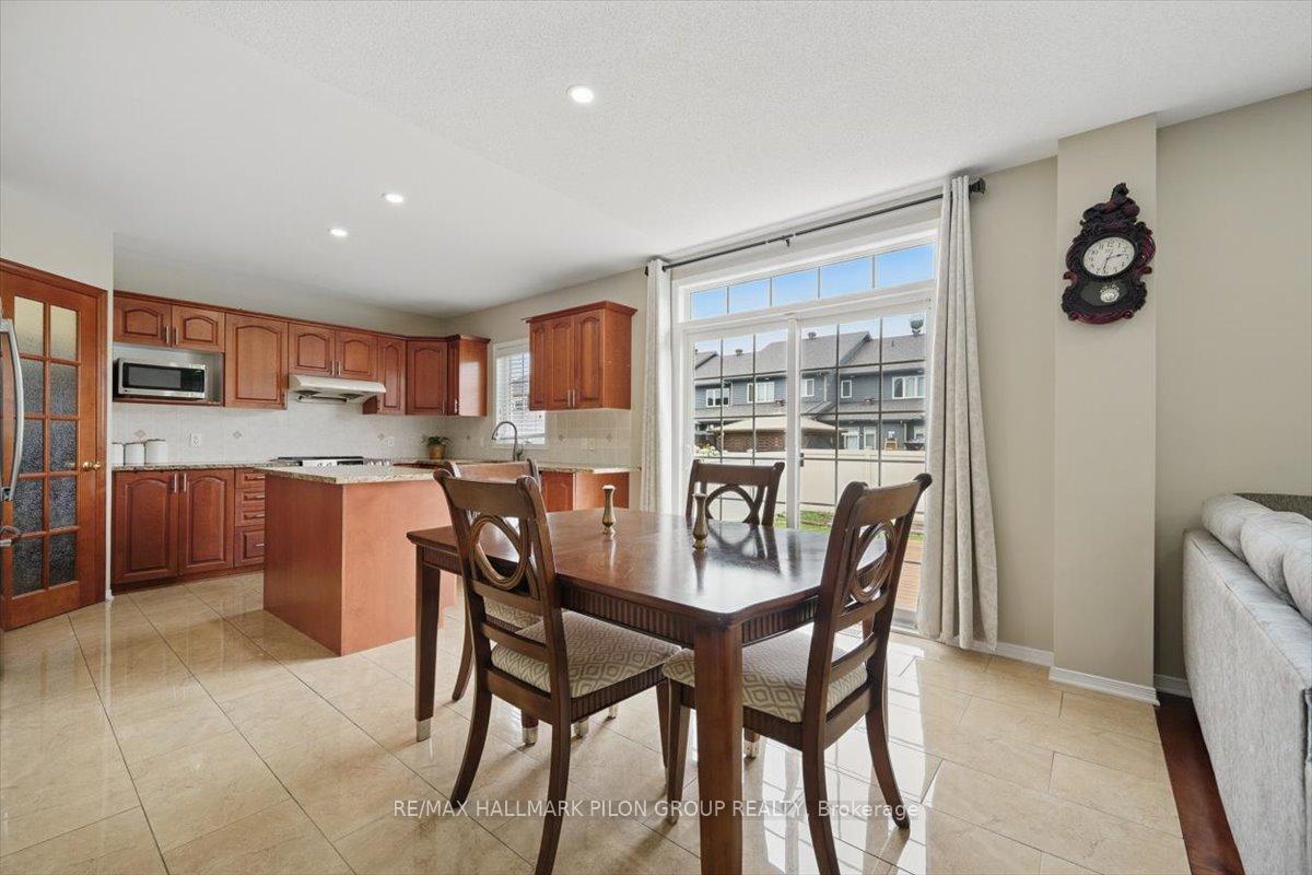 Photo 7 of 247 Lucinda Crescent, Ottawa, Mer Bleue/Bradley Estates/Anderson Park — HOMEH