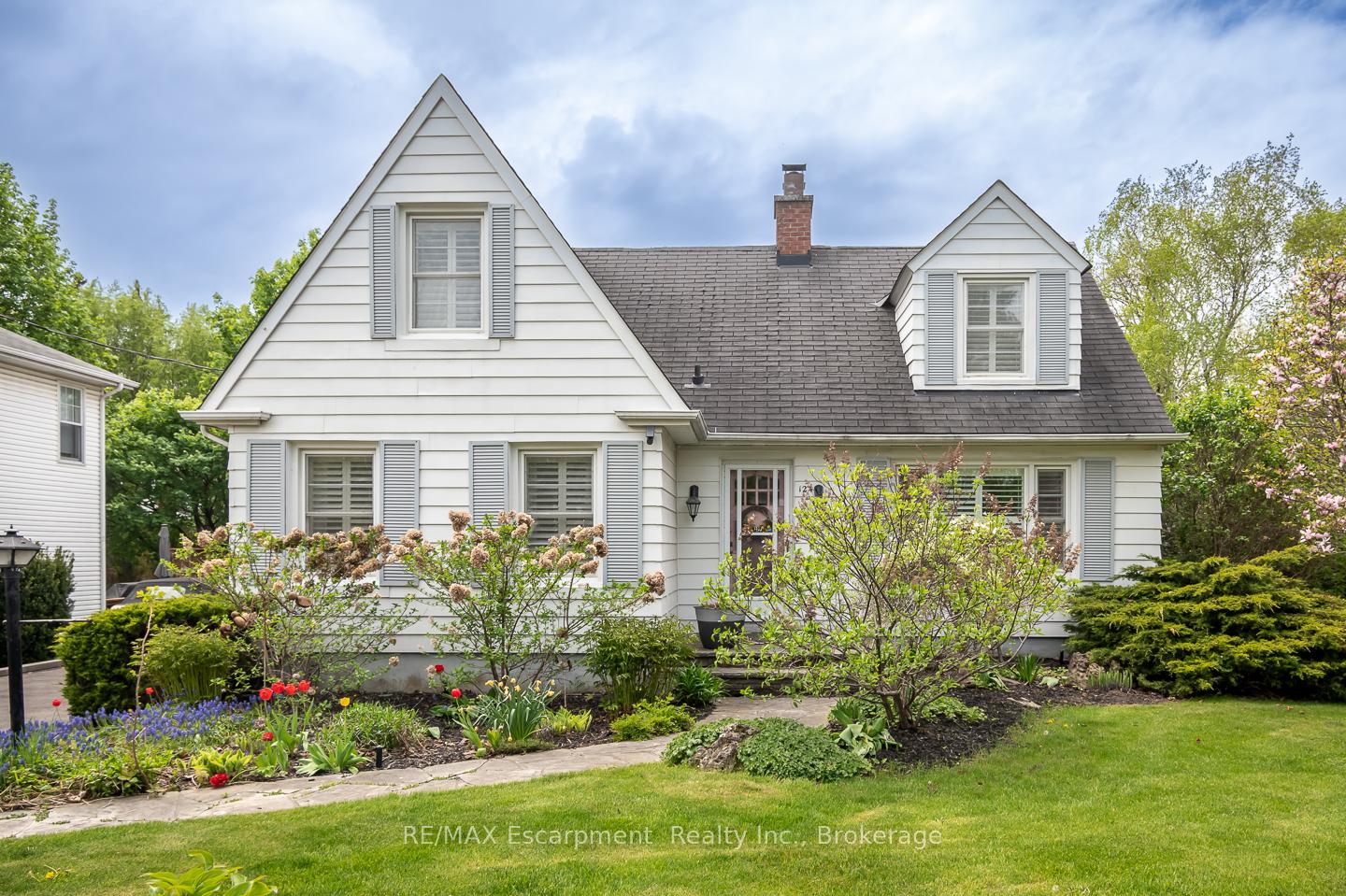 Front of 124 Lydia Avenue