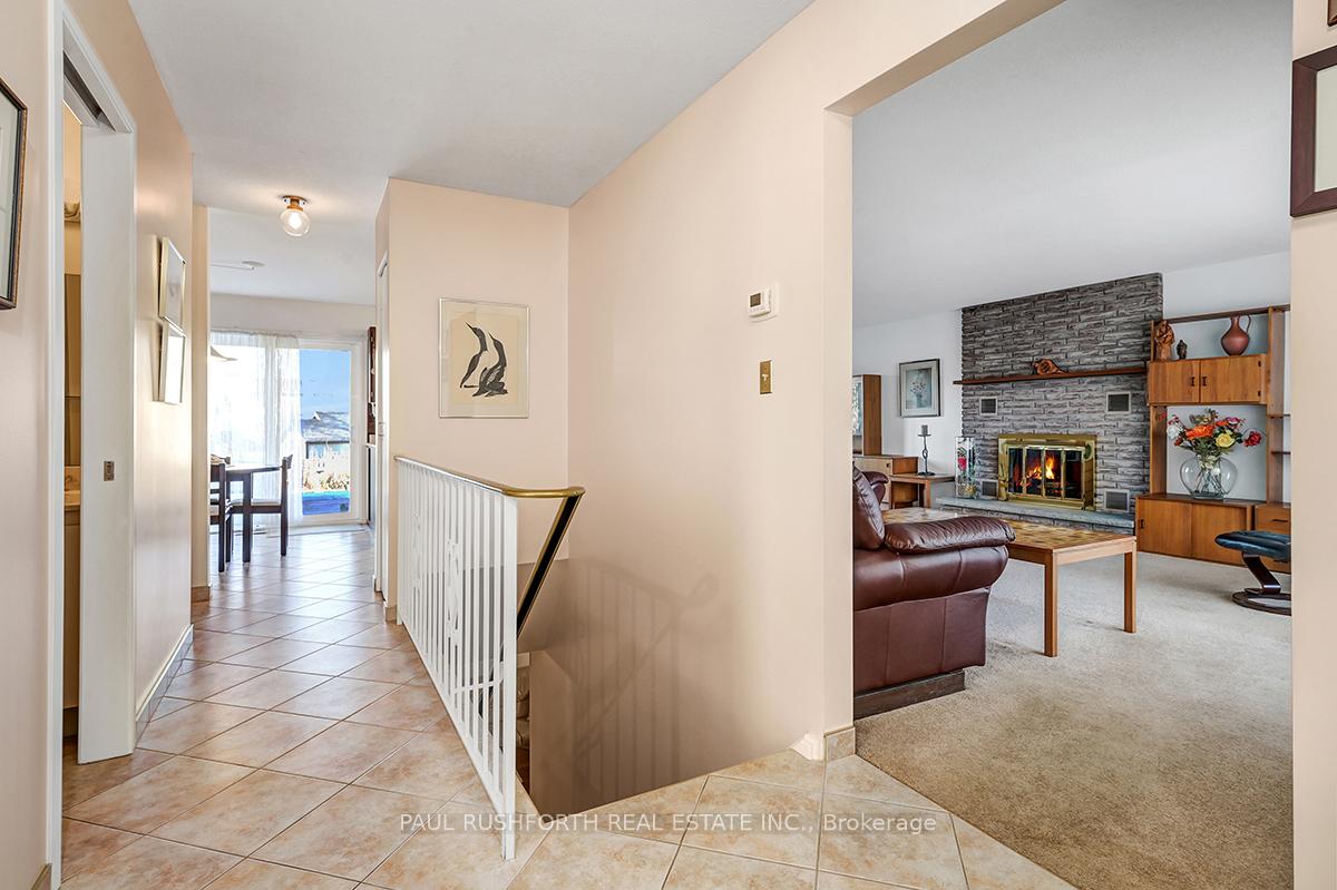 Photo 4 of 882 Explorer Lane, Ottawa, Convent Glen — HOMEH