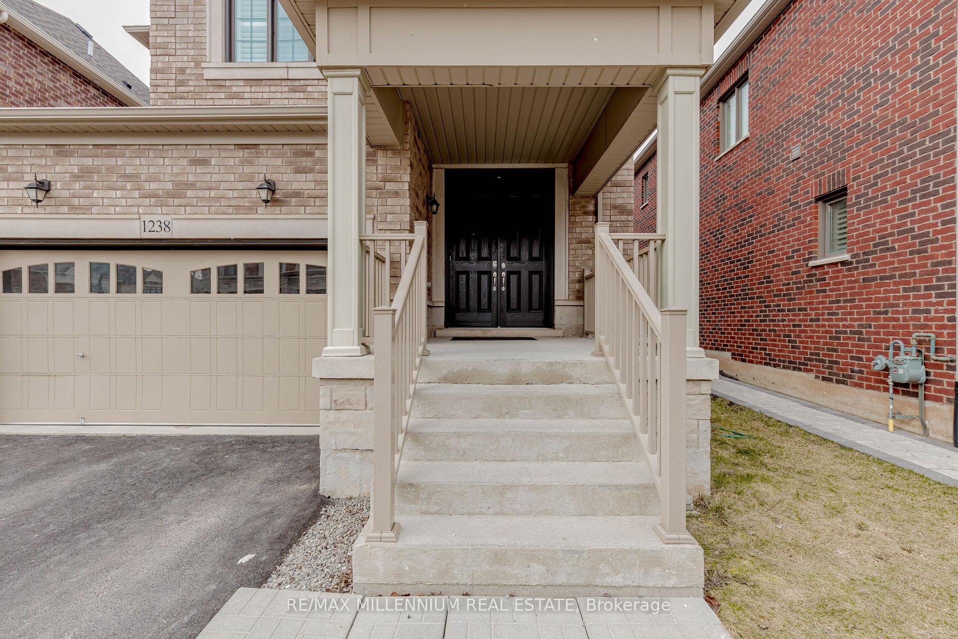Photo 3 of 1238 Bowell Crescent, Milton, Ford — HOMEH