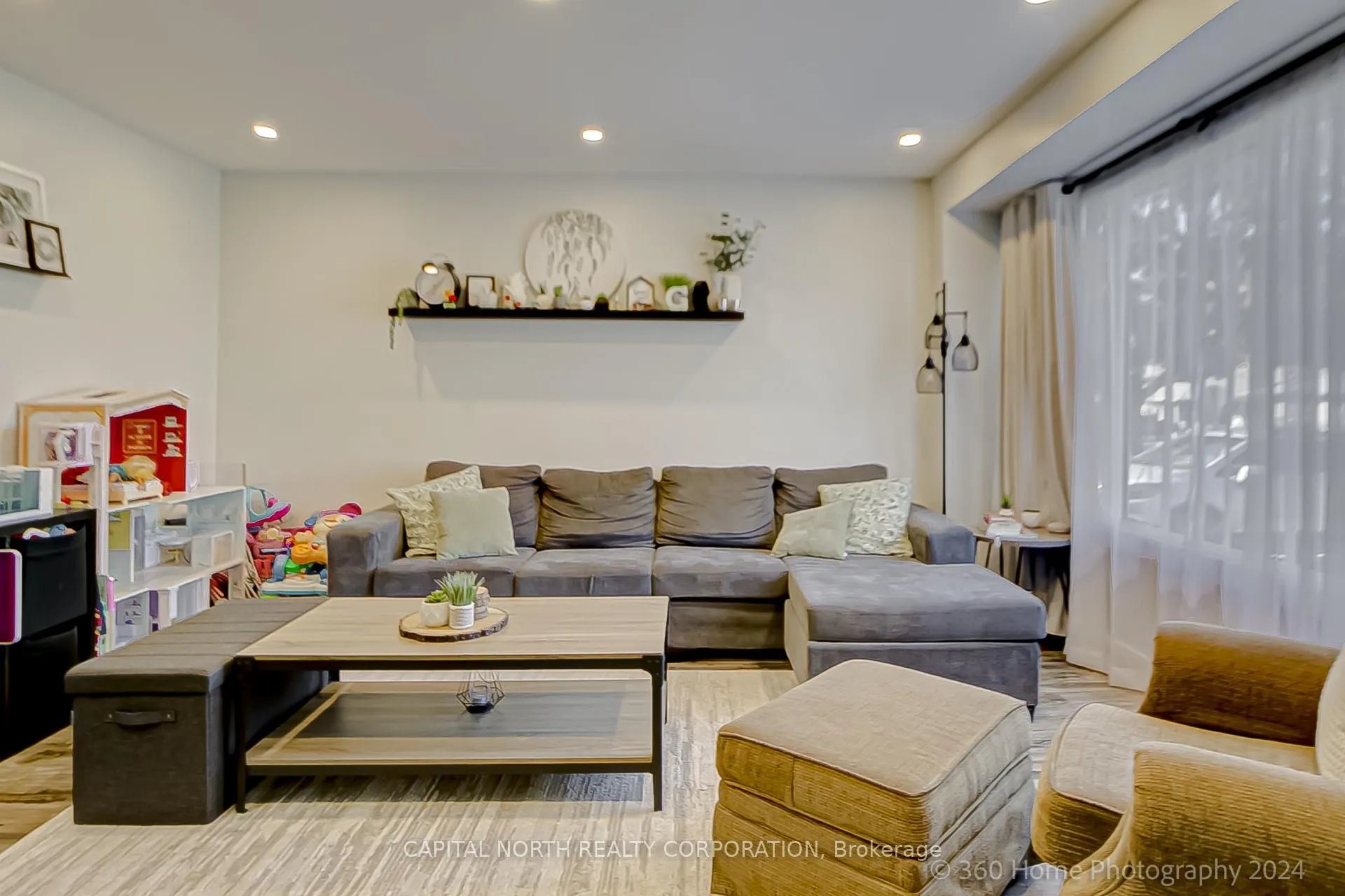 Photo 4 of 379 Dwight Avenue, Oshawa, Lakeview — HOMEH