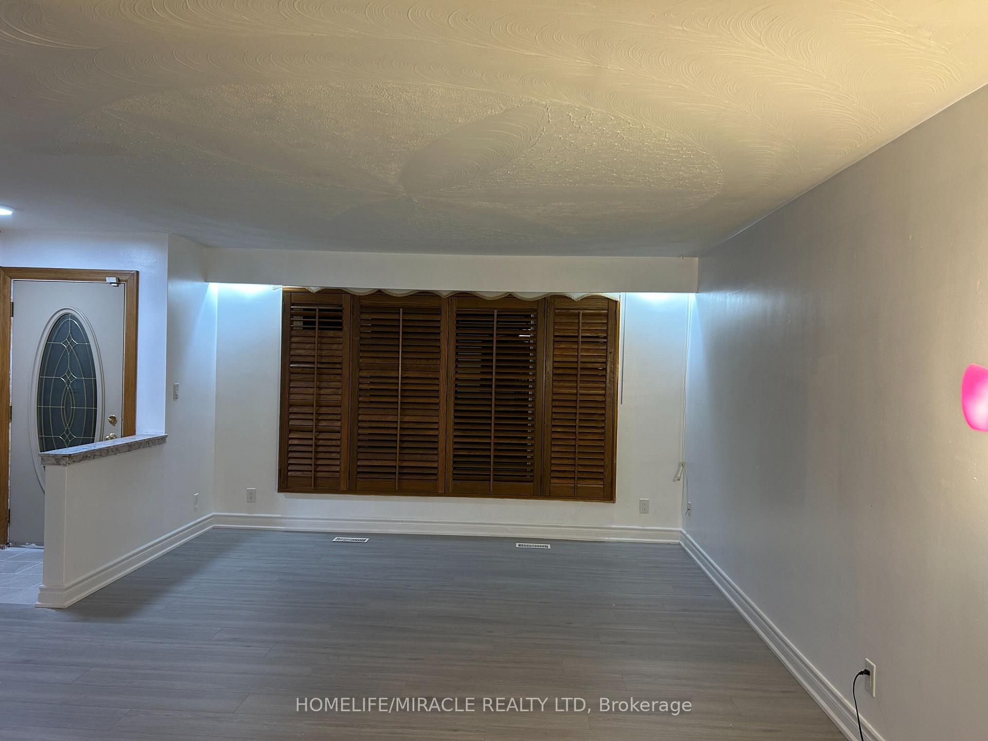 Photo 6 of 463 Elizabeth Street, Oshawa, McLaughlin — HOMEH