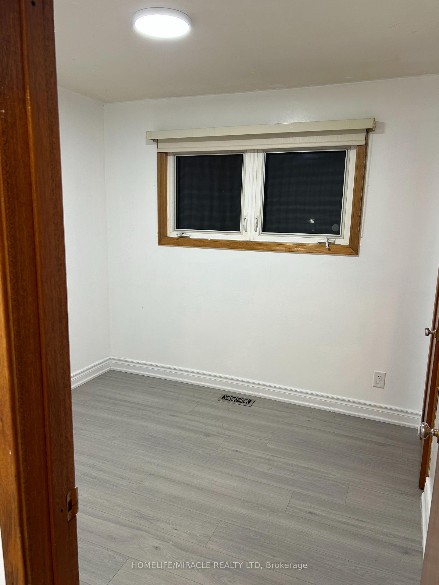 Photo 18 of 463 Elizabeth Street, Oshawa, McLaughlin — HOMEH