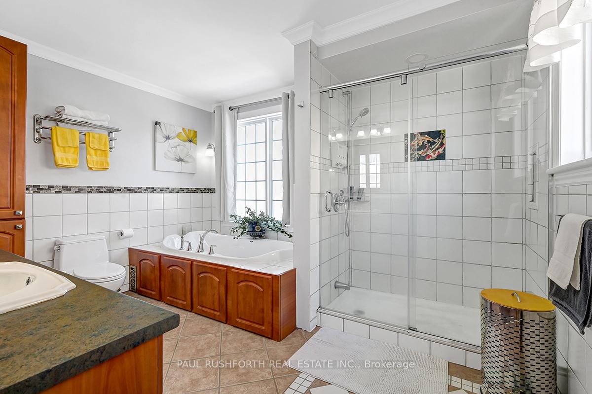Photo 16 of 1801 Brousseau Crescent, Ottawa, Chateauneuf — HOMEH