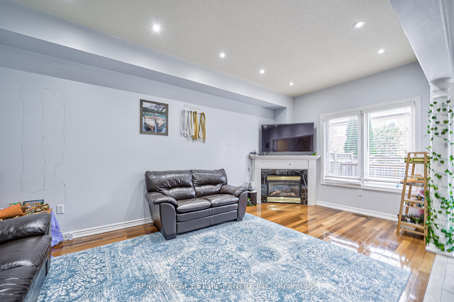 Photo 17 of 83 Park Place Drive, Markham, Greensborough — HOMEH
