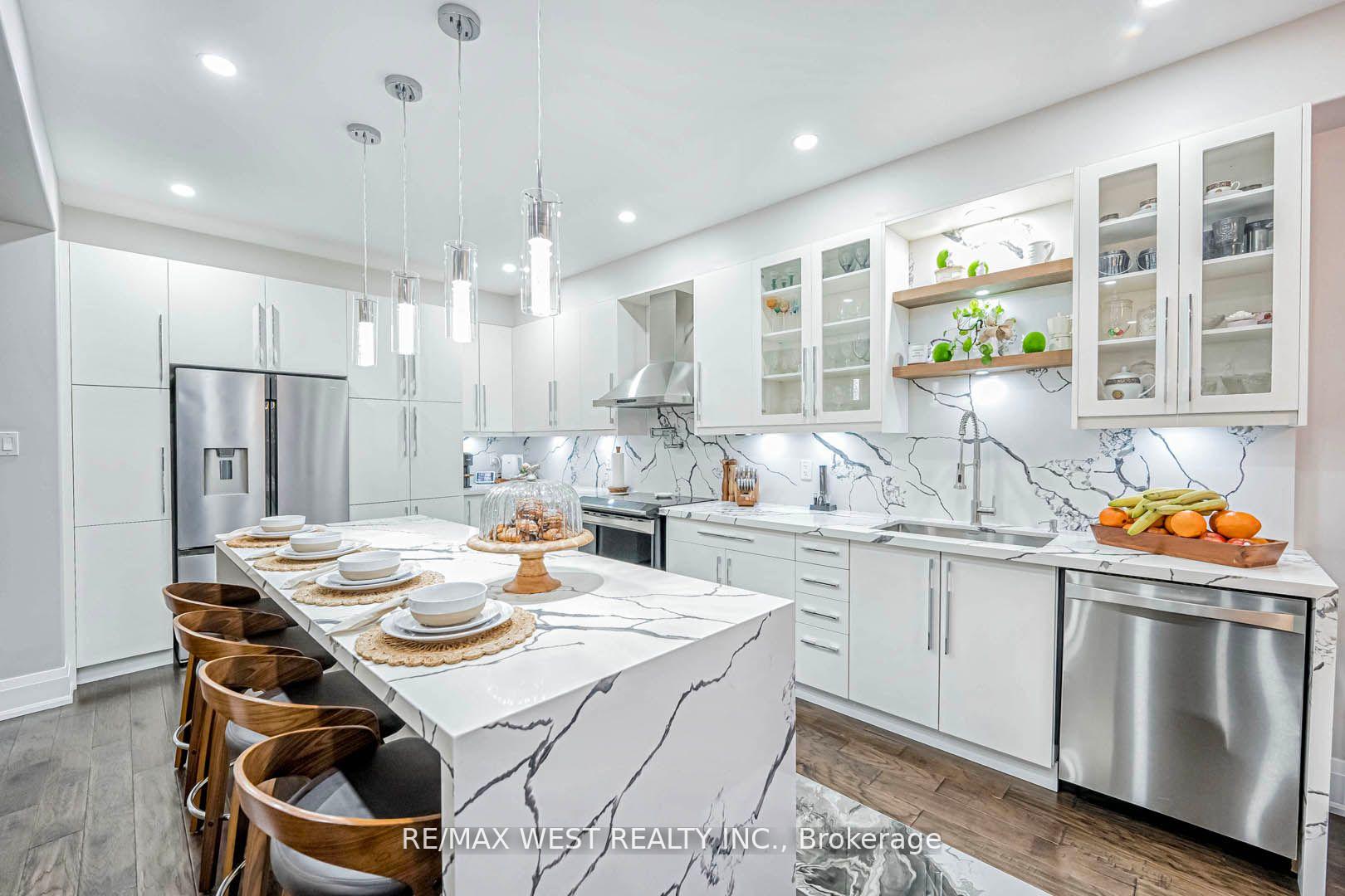 Photo 2 of 8 Scott Drive, New Tecumseth, Alliston — HOMEH