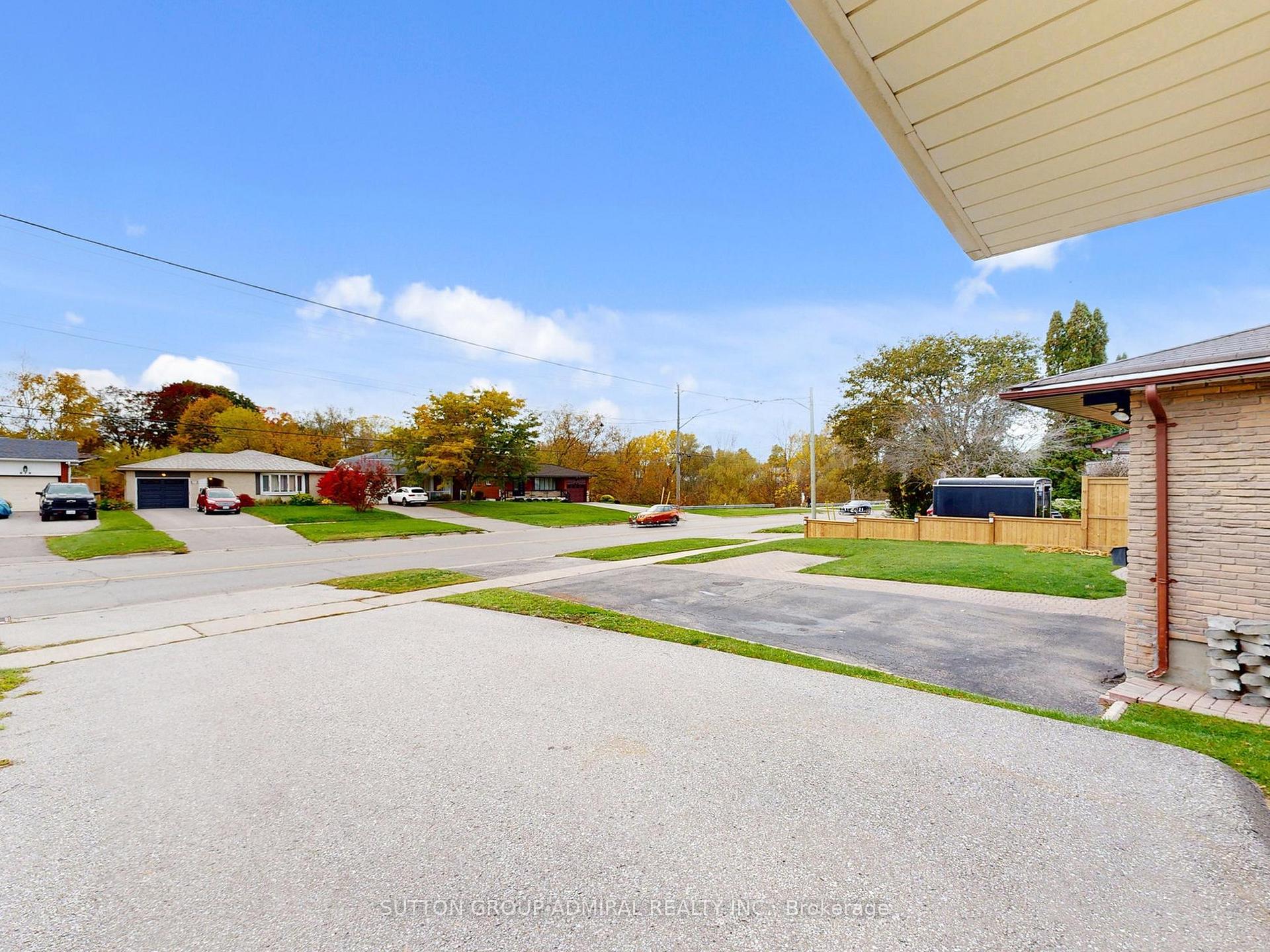 Photo 3 of 680 Adelaide Avenue E, Oshawa, Eastdale — HOMEH