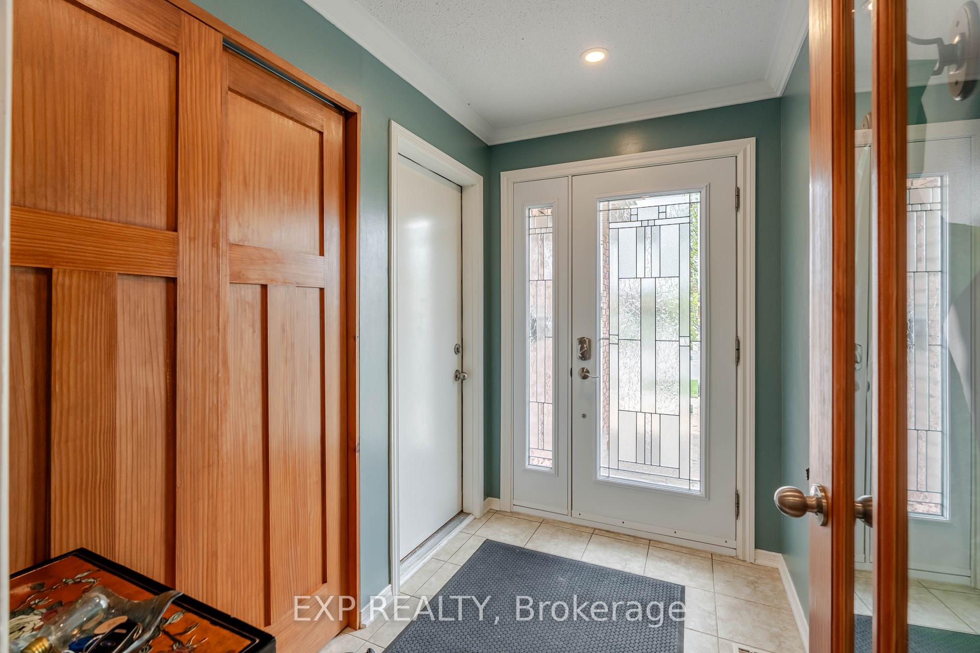 Photo 4 of 1629 Champneuf Drive, Ottawa, Chateauneuf — HOMEH