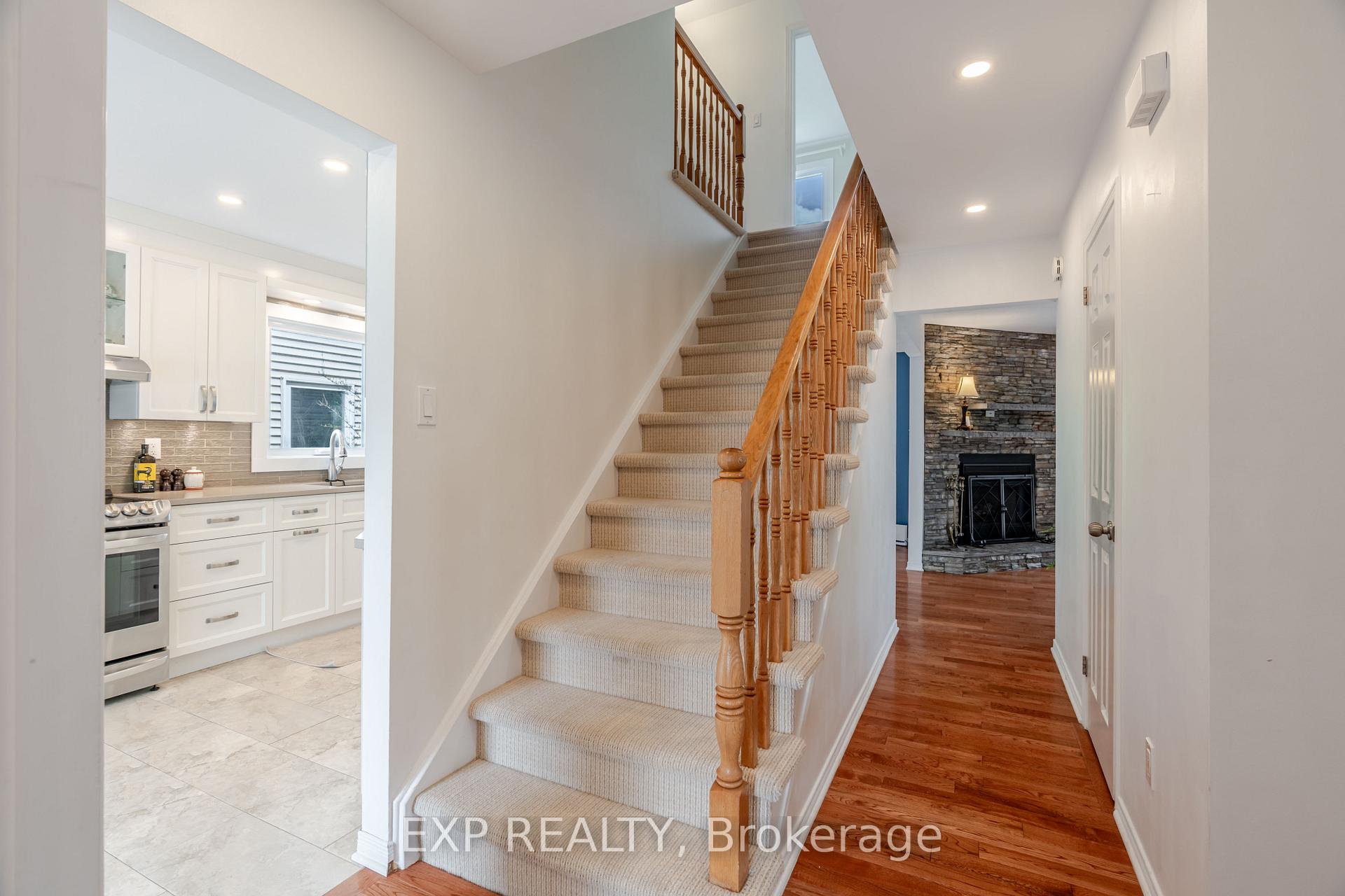 Photo 5 of 1629 Champneuf Drive, Ottawa, Chateauneuf — HOMEH