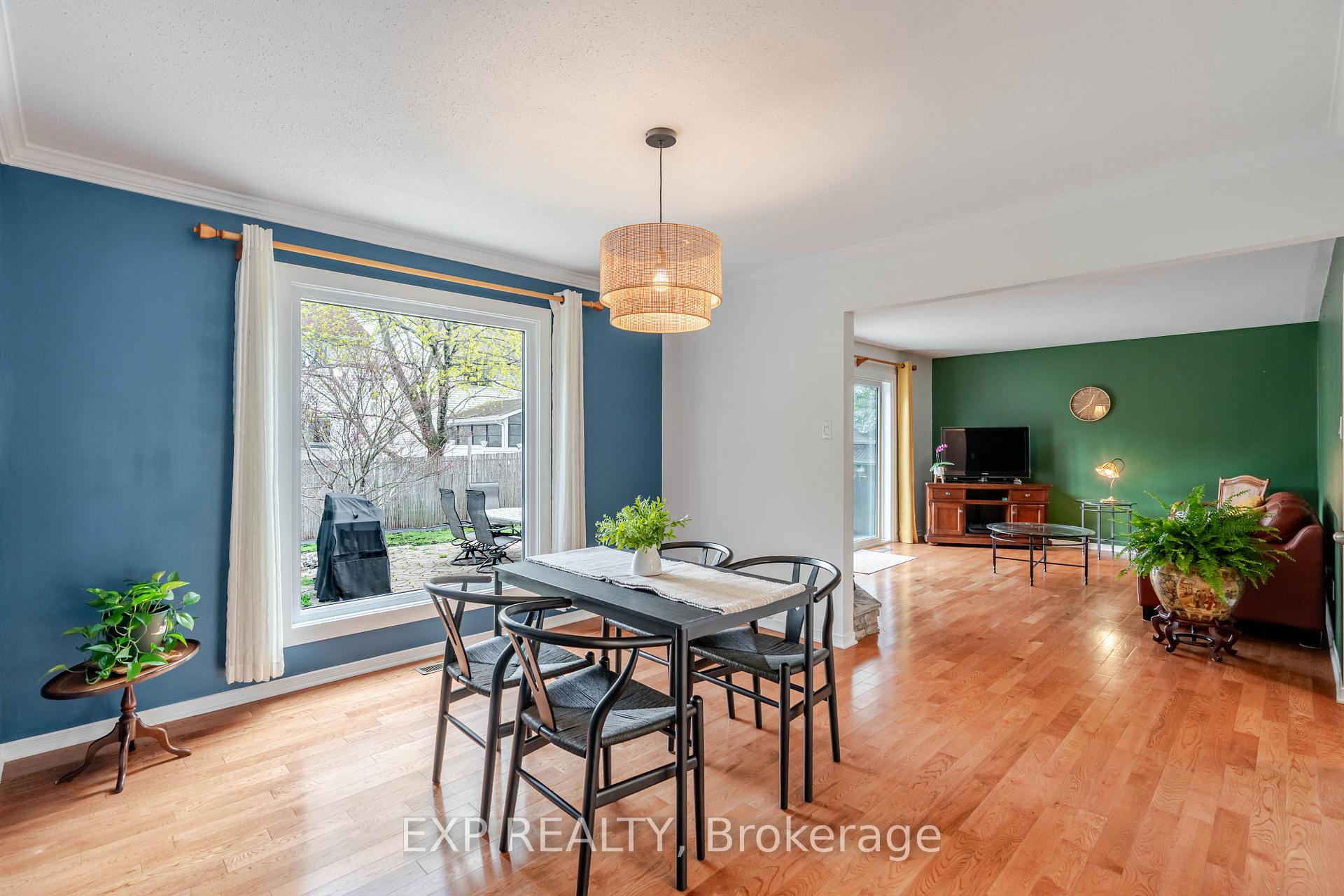 Photo 15 of 1629 Champneuf Drive, Ottawa, Chateauneuf — HOMEH