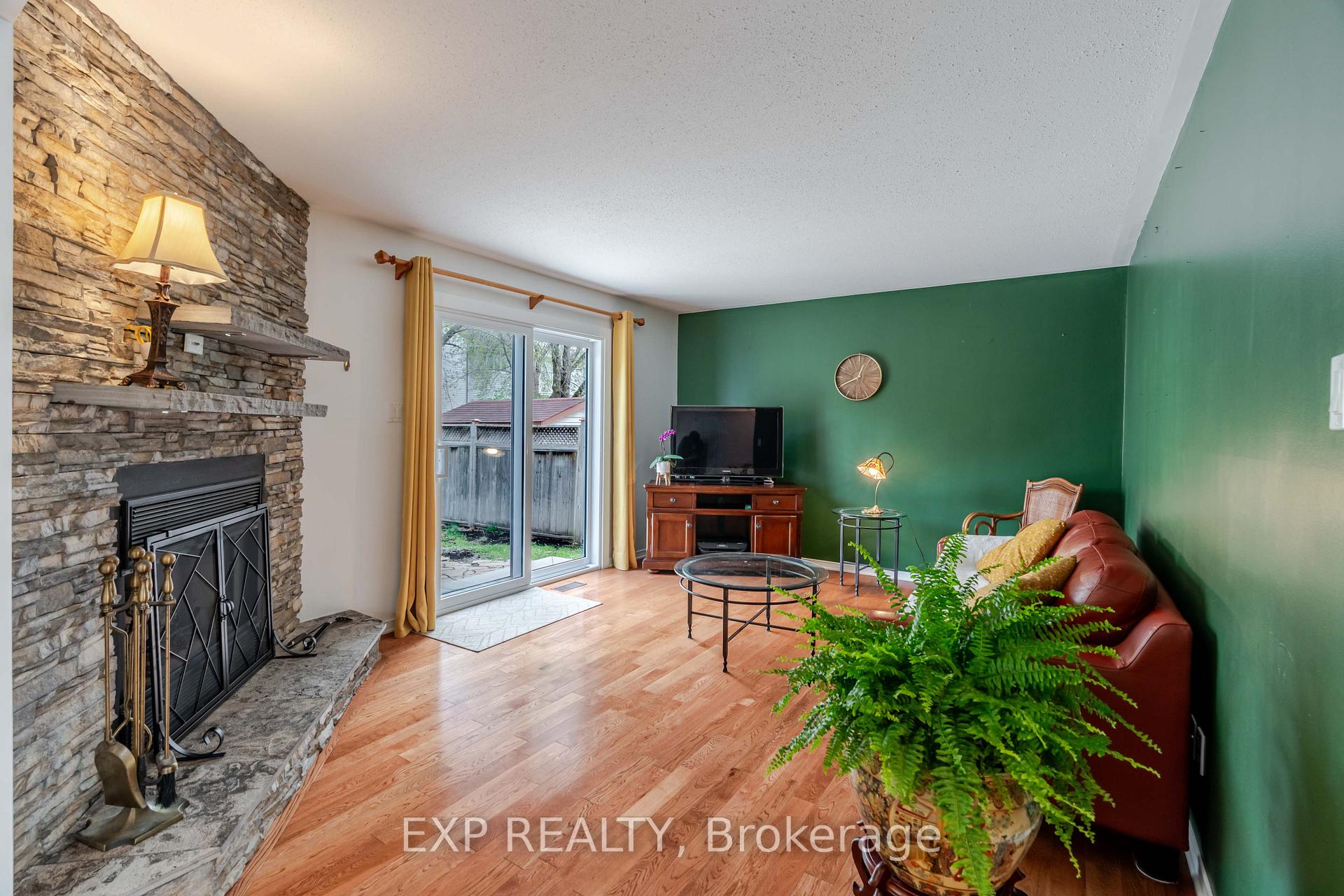 Photo 18 of 1629 Champneuf Drive, Ottawa, Chateauneuf — HOMEH