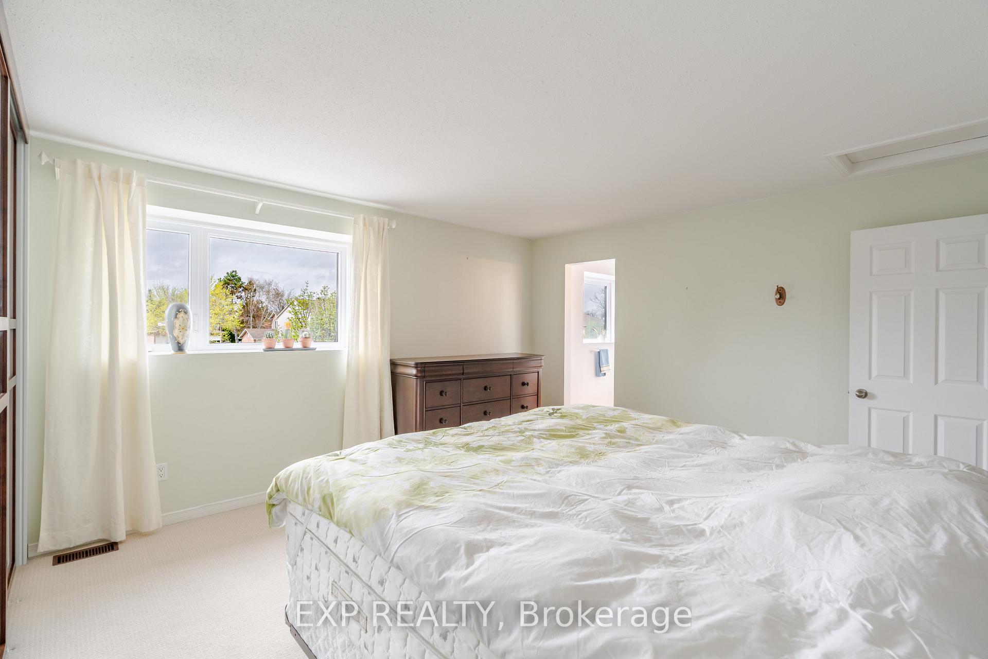 Photo 30 of 1629 Champneuf Drive, Ottawa, Chateauneuf — HOMEH