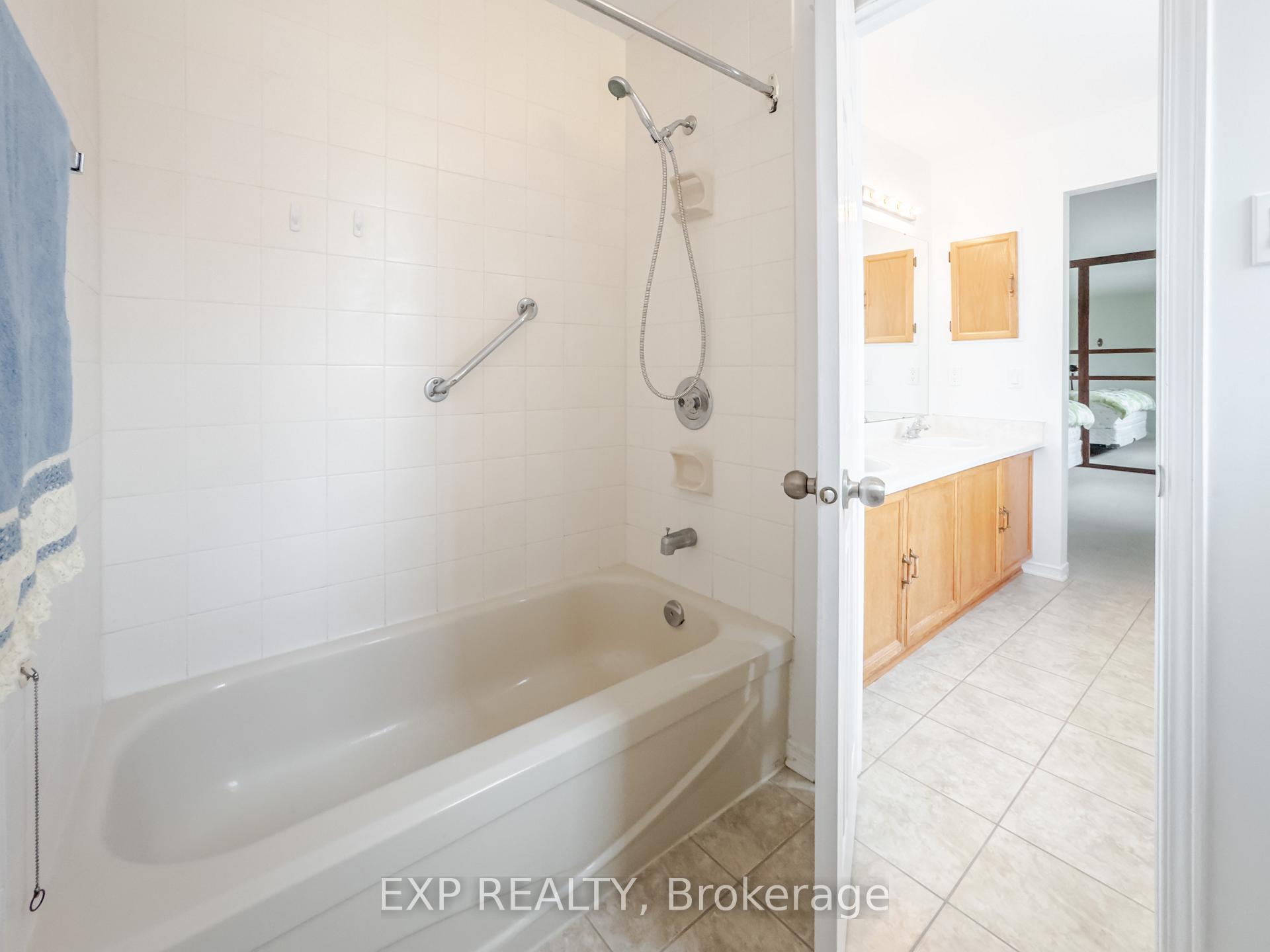 Photo 33 of 1629 Champneuf Drive, Ottawa, Chateauneuf — HOMEH