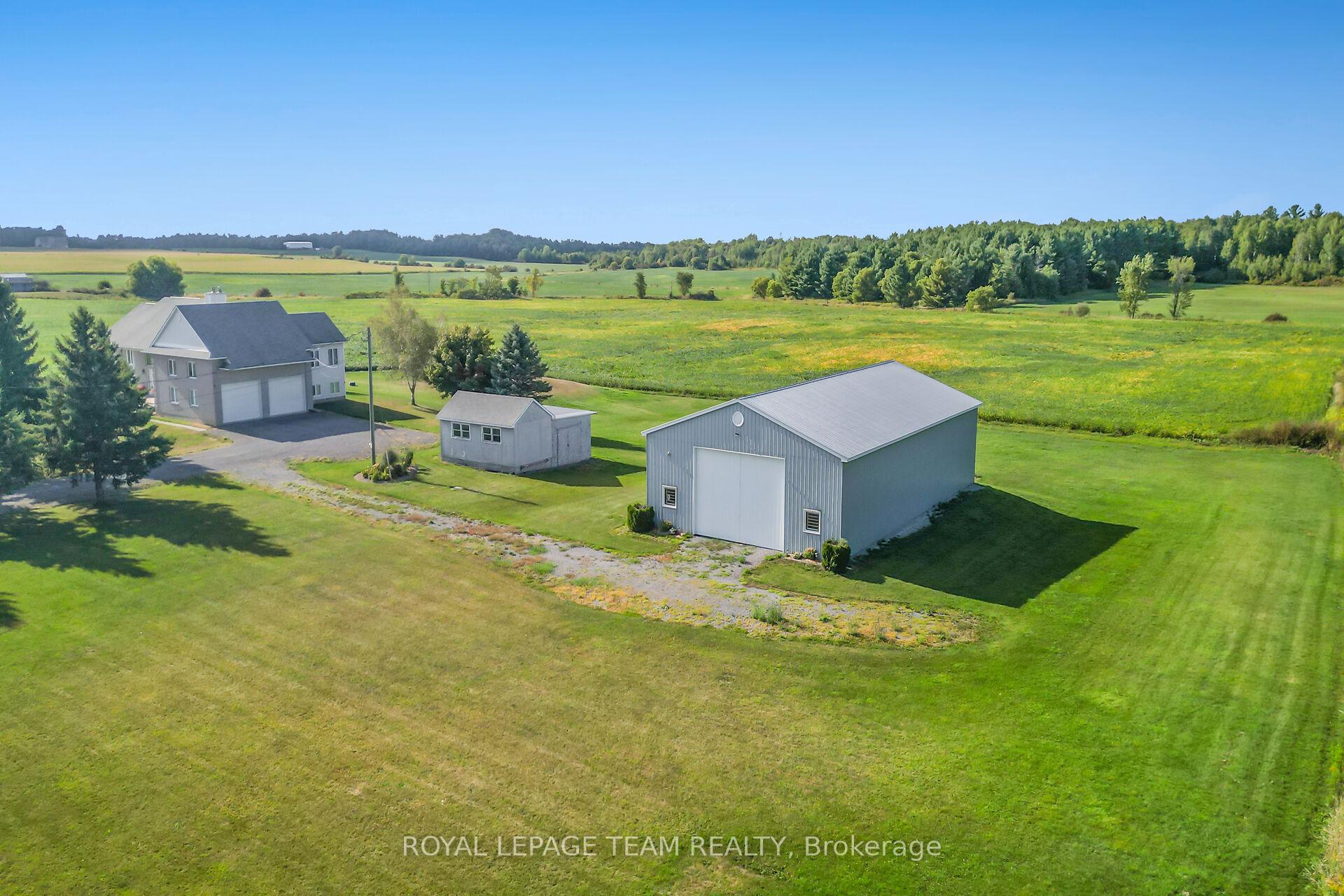 Photo 3 of 8665 Russell Road, Ottawa, Sarsfield/Bearbrook — HOMEH
