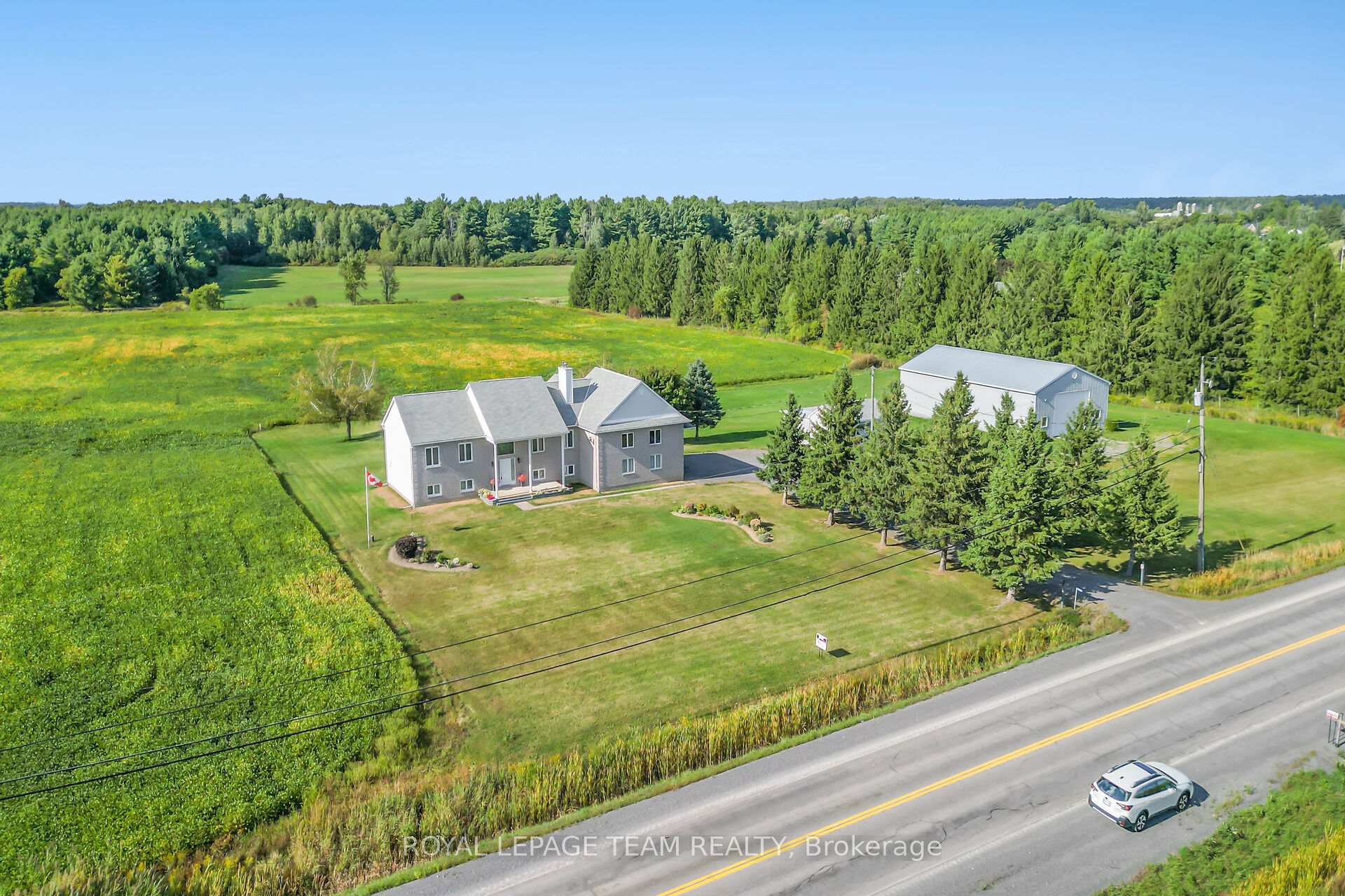 Photo 4 of 8665 Russell Road, Ottawa, Sarsfield/Bearbrook — HOMEH