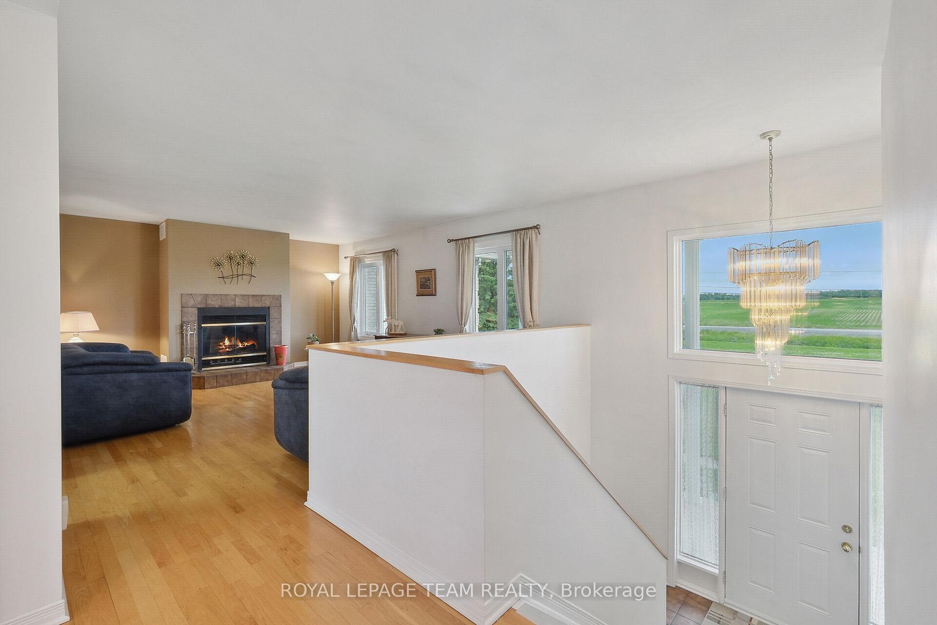 Photo 7 of 8665 Russell Road, Ottawa, Sarsfield/Bearbrook — HOMEH