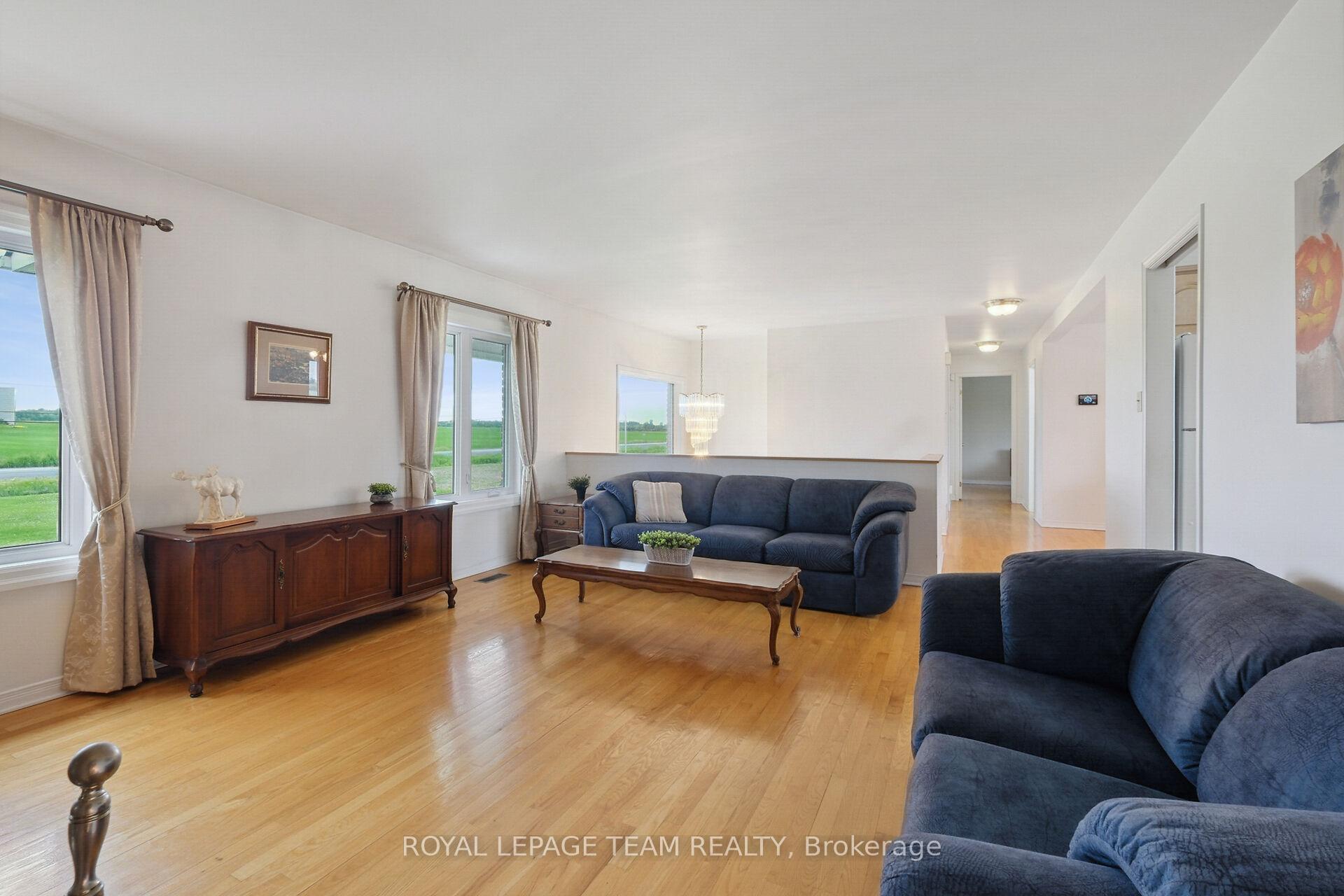 Photo 9 of 8665 Russell Road, Ottawa, Sarsfield/Bearbrook — HOMEH