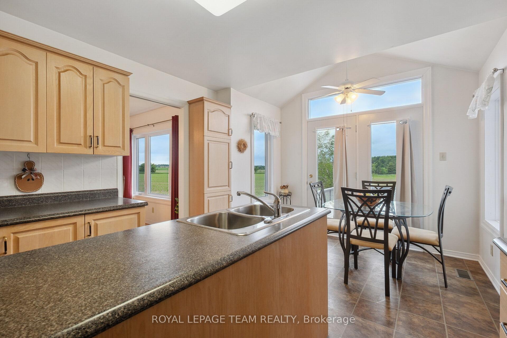 Photo 13 of 8665 Russell Road, Ottawa, Sarsfield/Bearbrook — HOMEH
