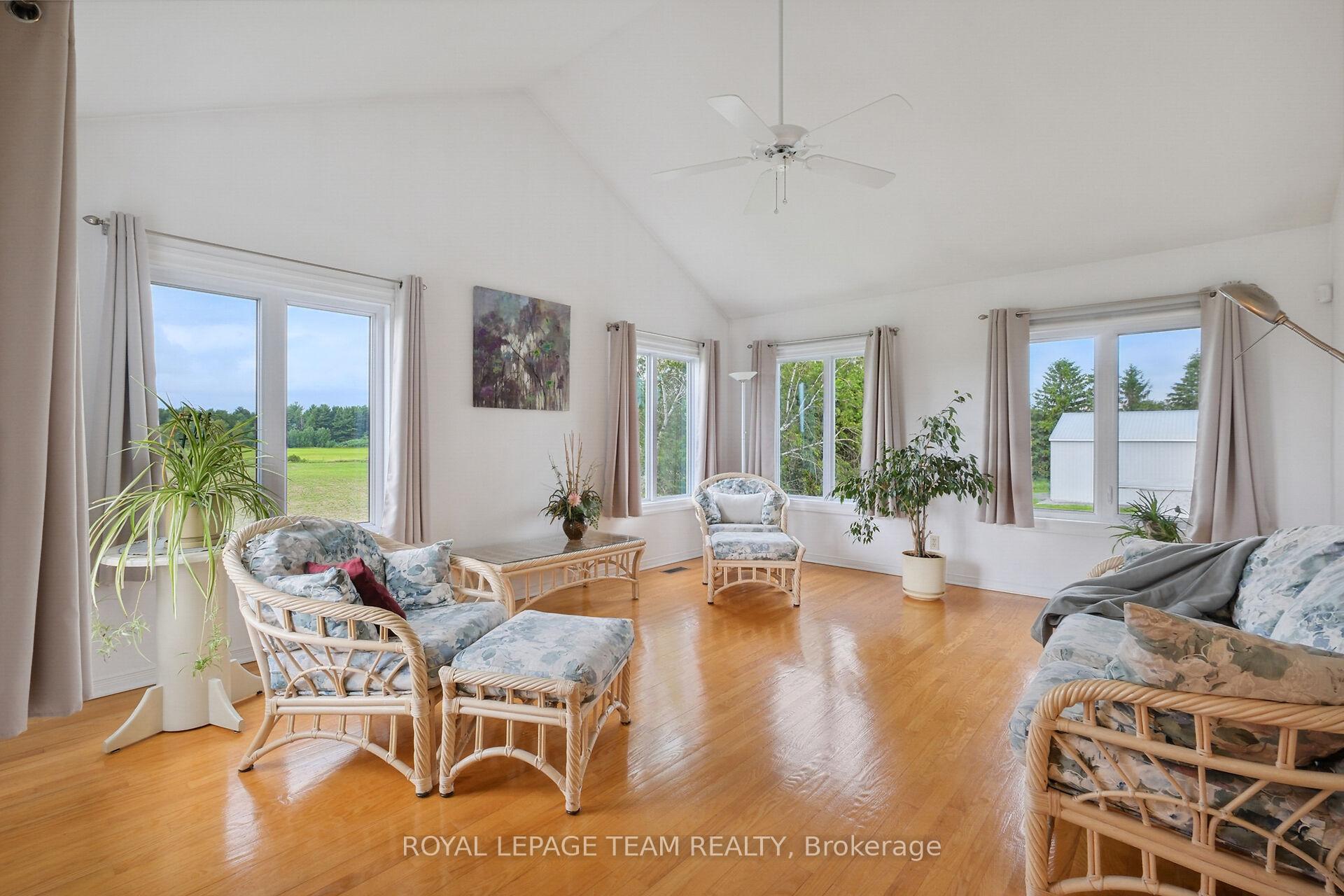 Photo 15 of 8665 Russell Road, Ottawa, Sarsfield/Bearbrook — HOMEH