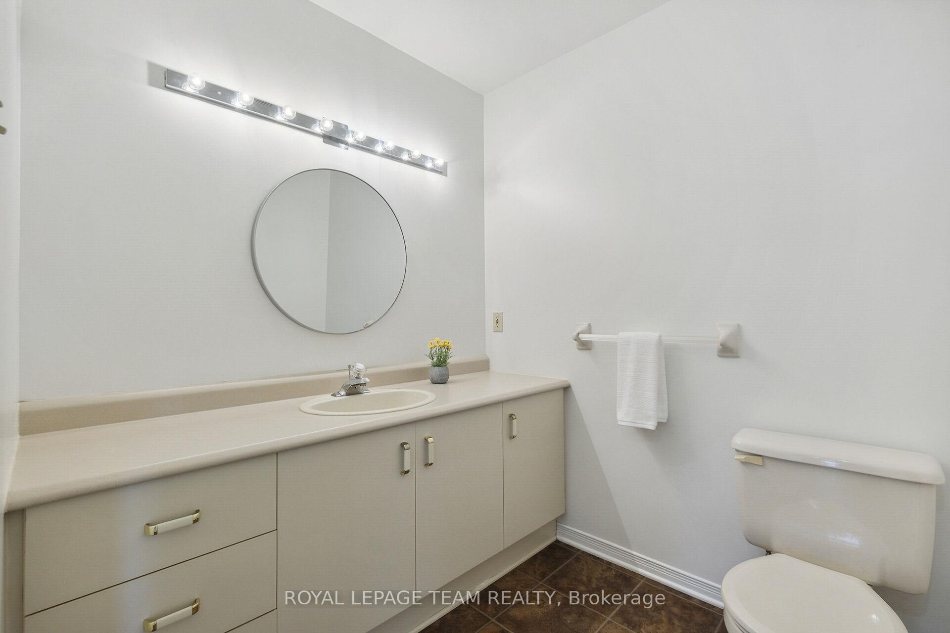 Photo 18 of 8665 Russell Road, Ottawa, Sarsfield/Bearbrook — HOMEH