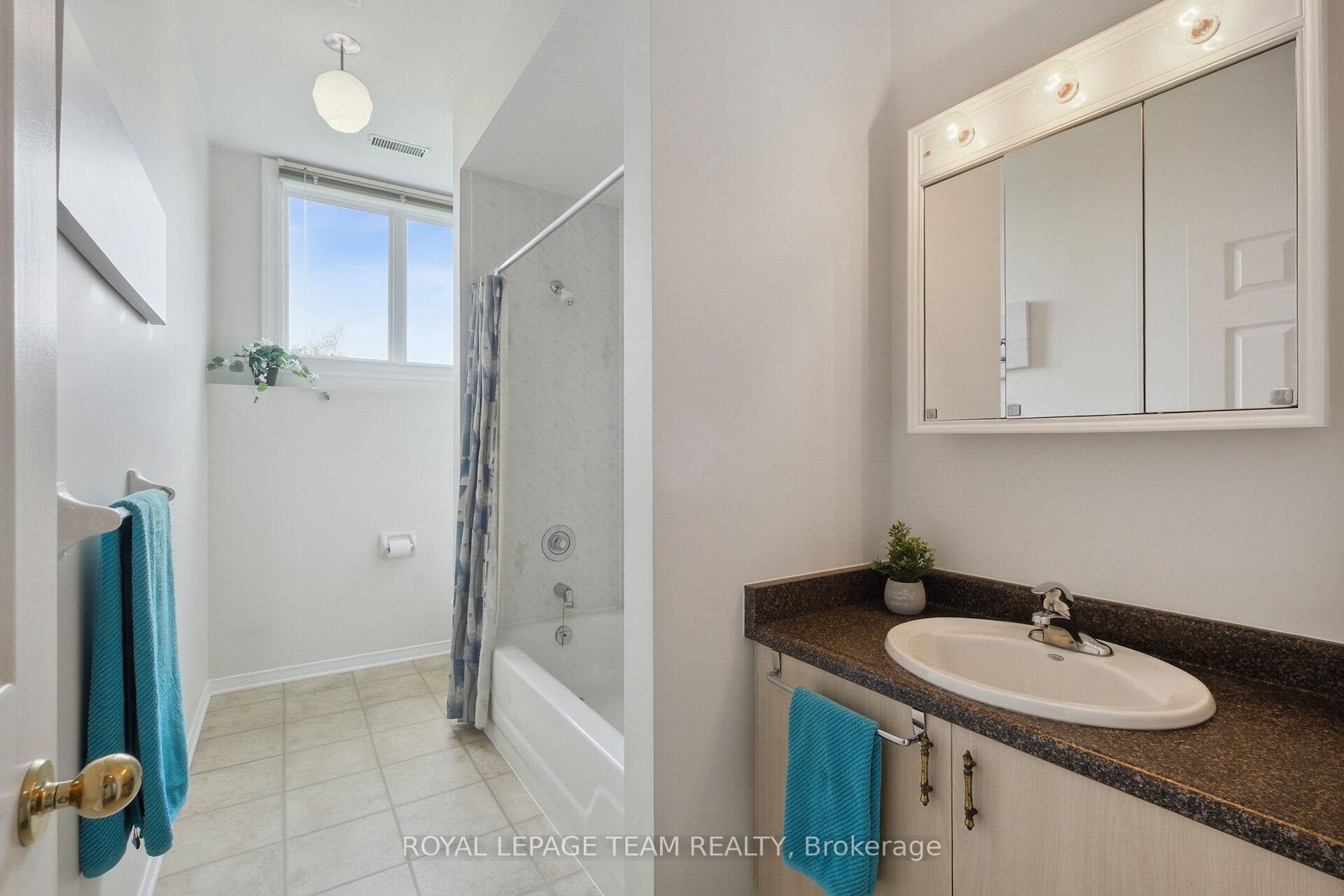Photo 33 of 8665 Russell Road, Ottawa, Sarsfield/Bearbrook — HOMEH
