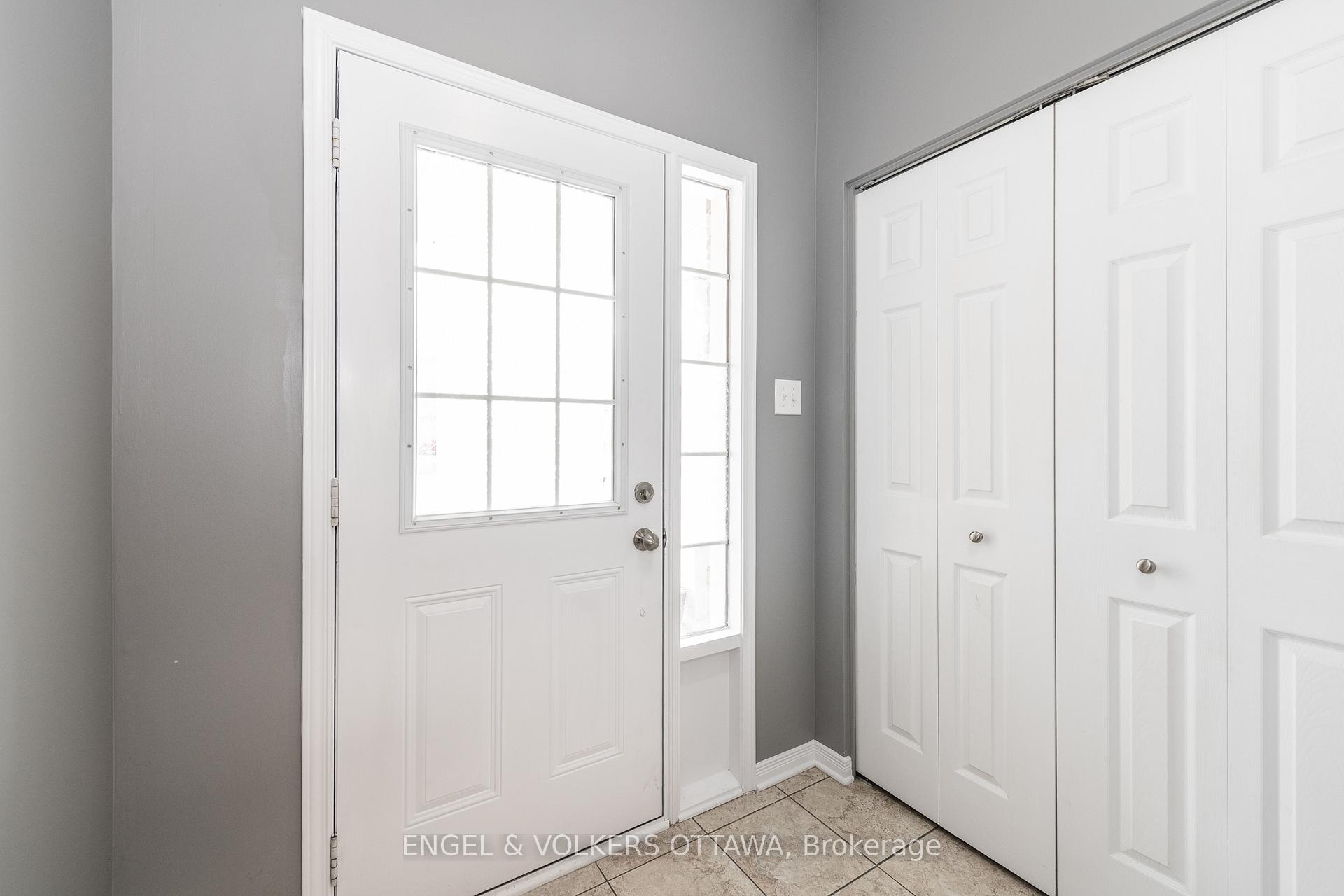 Photo 3 of 217 Rolling Meadow Crescent, Ottawa, Mer Bleue/Bradley Estates/Anderson Park — HOMEH