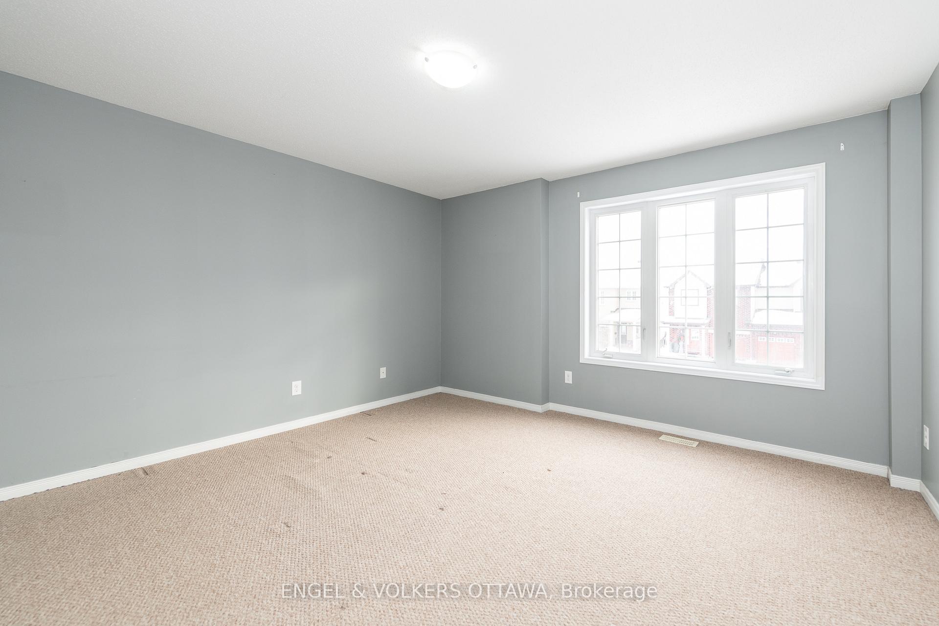 Photo 16 of 217 Rolling Meadow Crescent, Ottawa, Mer Bleue/Bradley Estates/Anderson Park — HOMEH