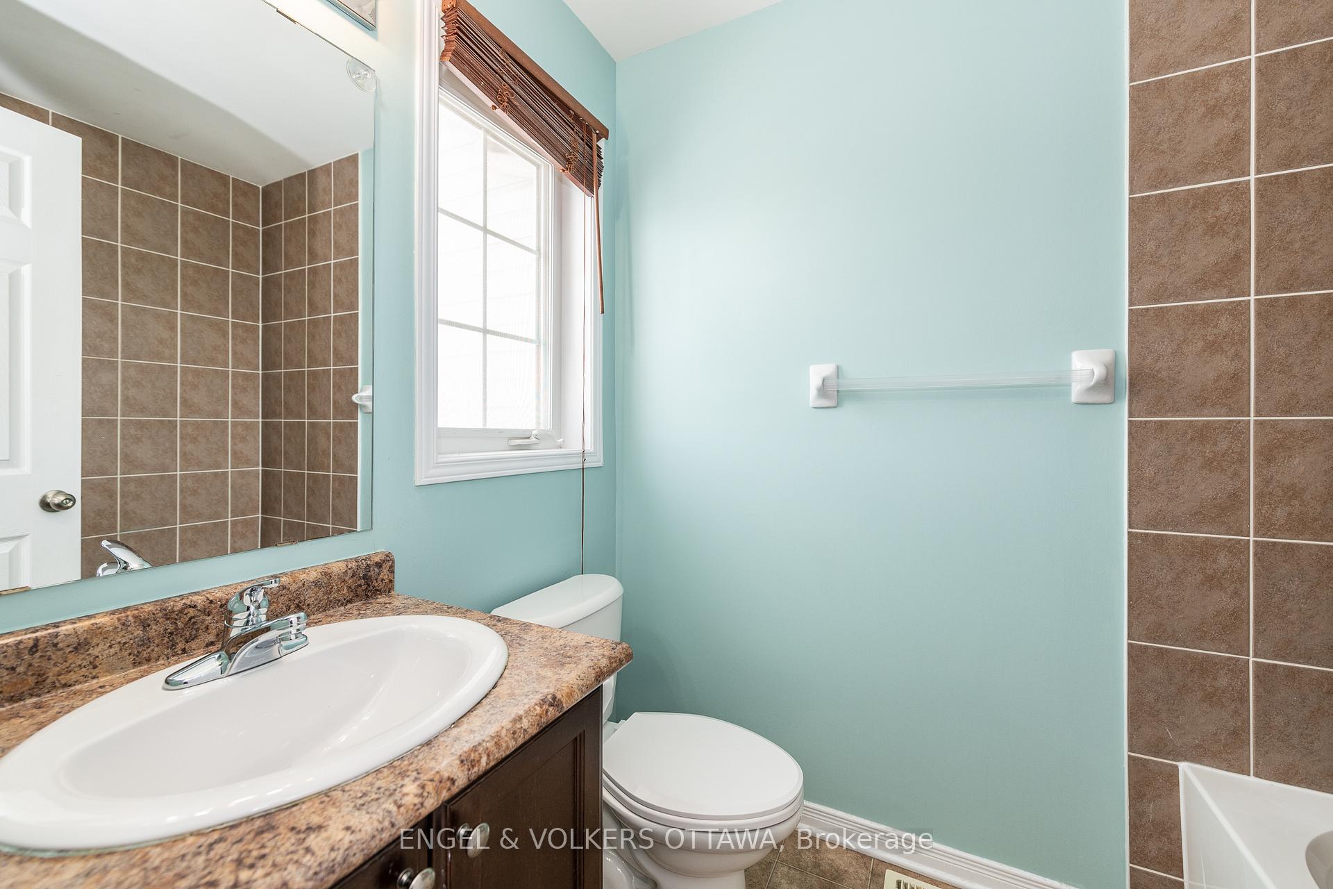 Photo 19 of 217 Rolling Meadow Crescent, Ottawa, Mer Bleue/Bradley Estates/Anderson Park — HOMEH