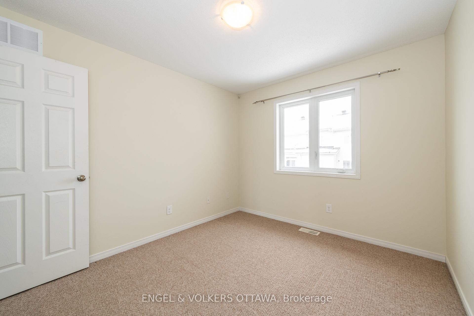 Photo 25 of 217 Rolling Meadow Crescent, Ottawa, Mer Bleue/Bradley Estates/Anderson Park — HOMEH